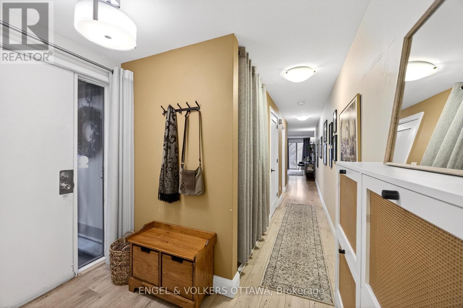 B - 35 ROBINSON AVENUE Image 4