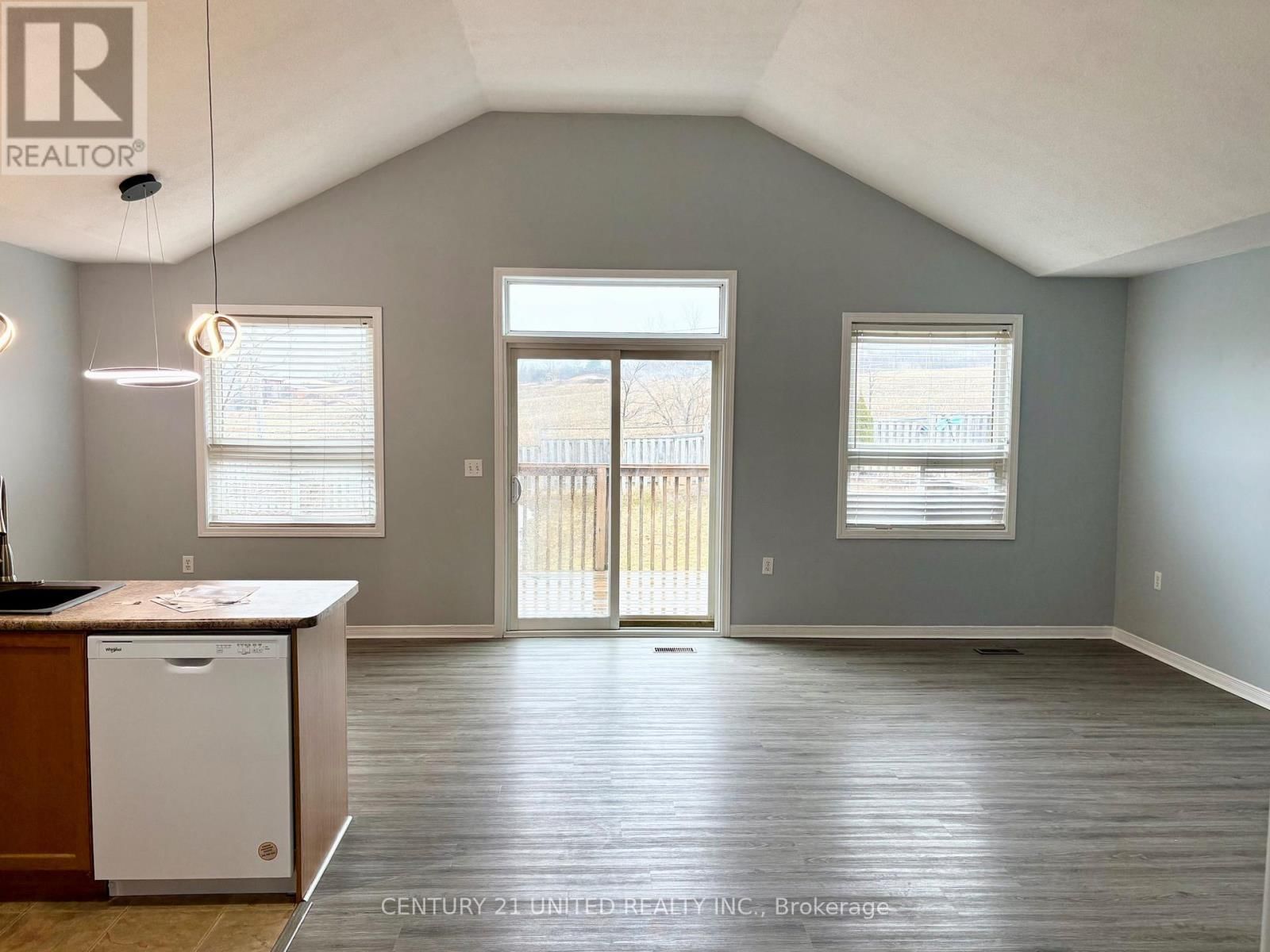 608 CLANCY CRESCENT Image 3