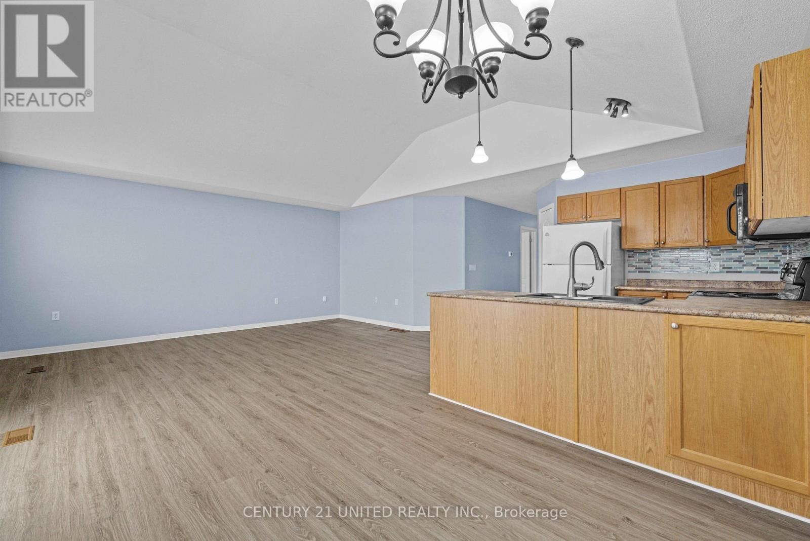 608 CLANCY CRESCENT Image 6