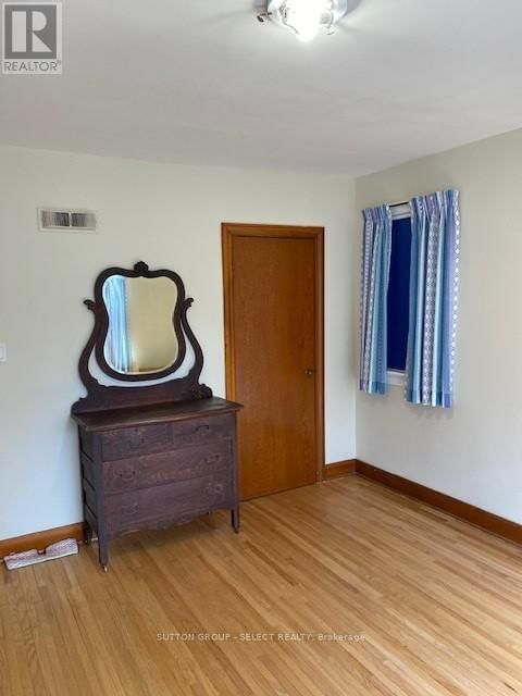 372 CEDAR AVENUE Image 5