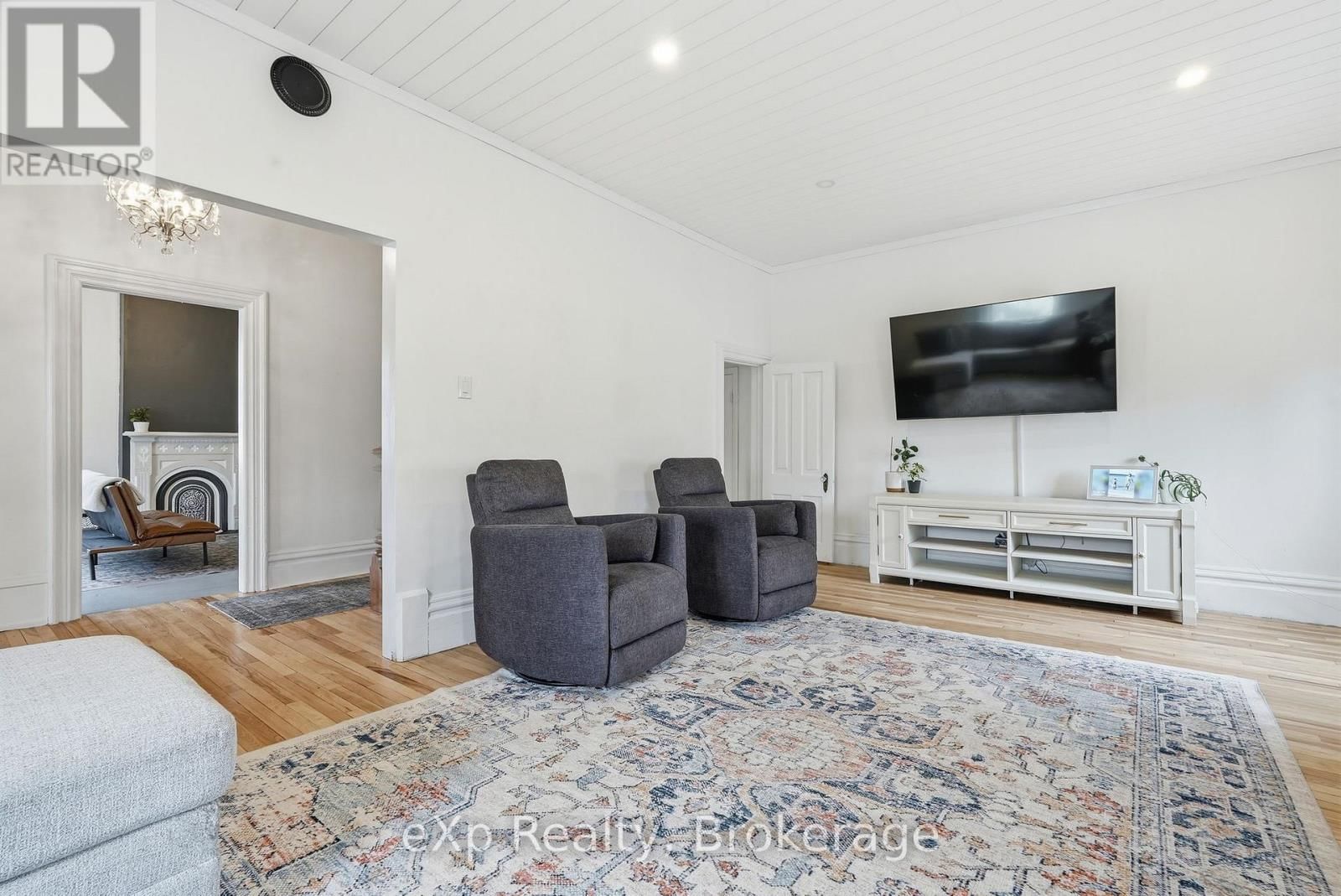 415 GIBSON STREET Image 10