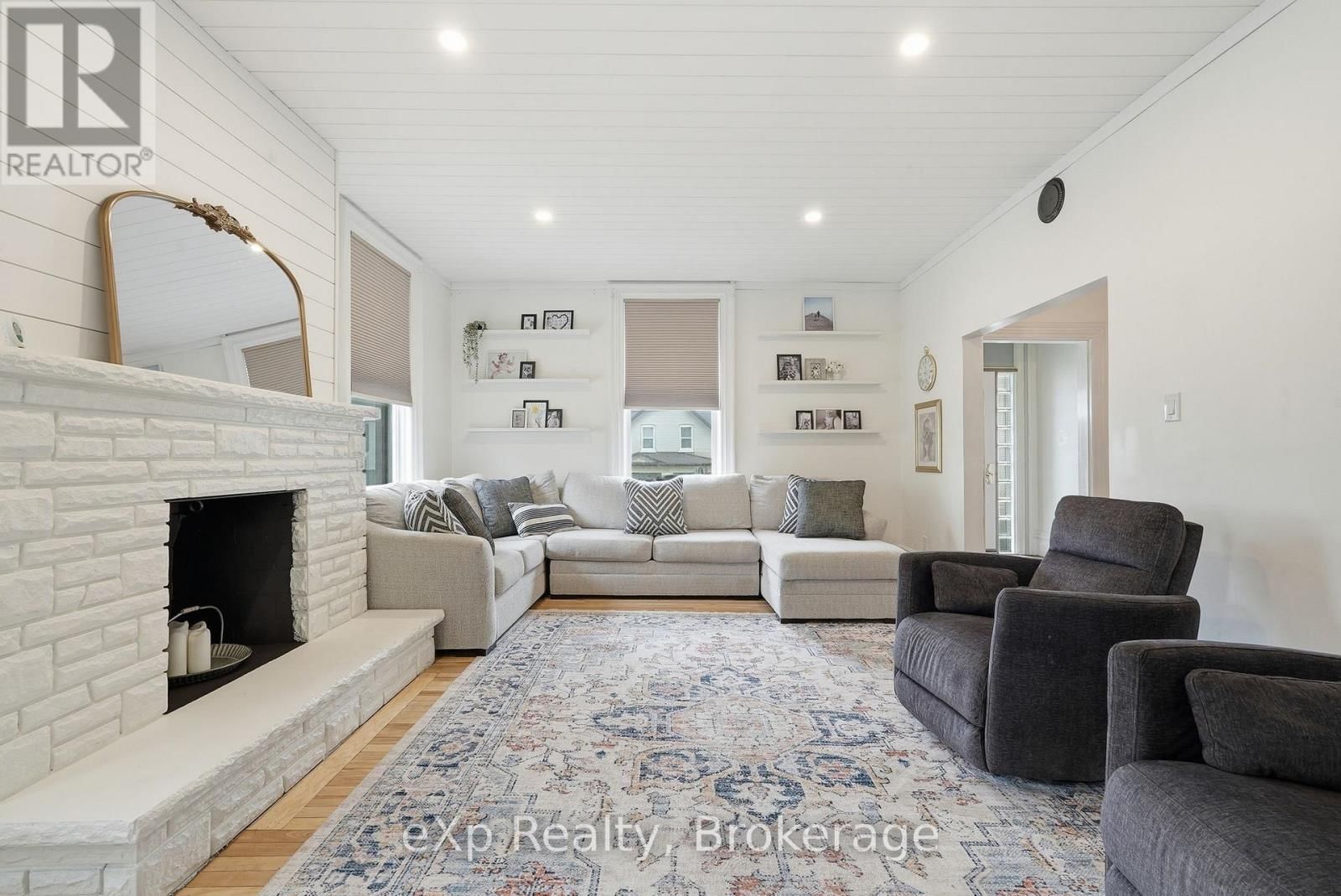 415 GIBSON STREET Image 11