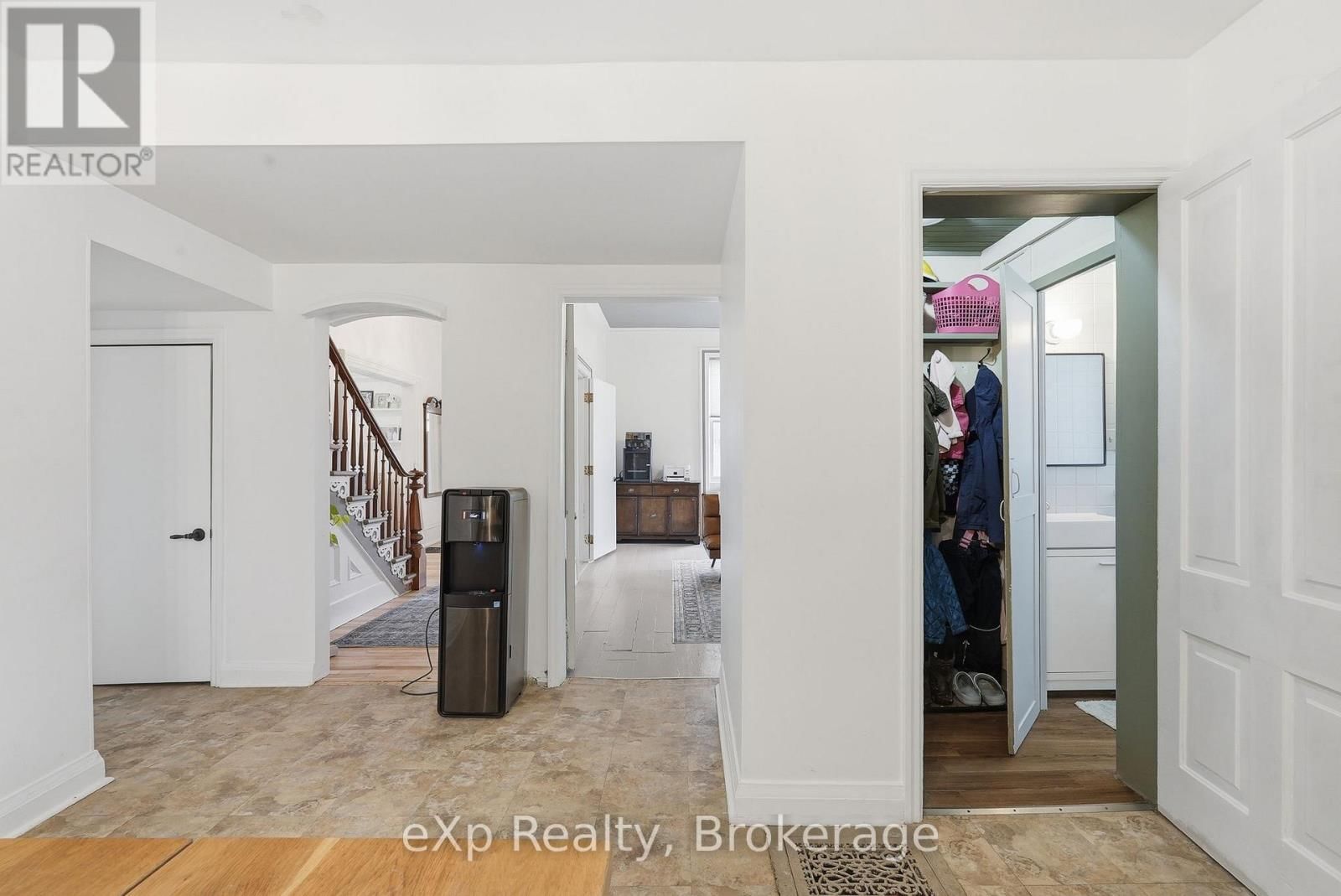 415 GIBSON STREET Image 15