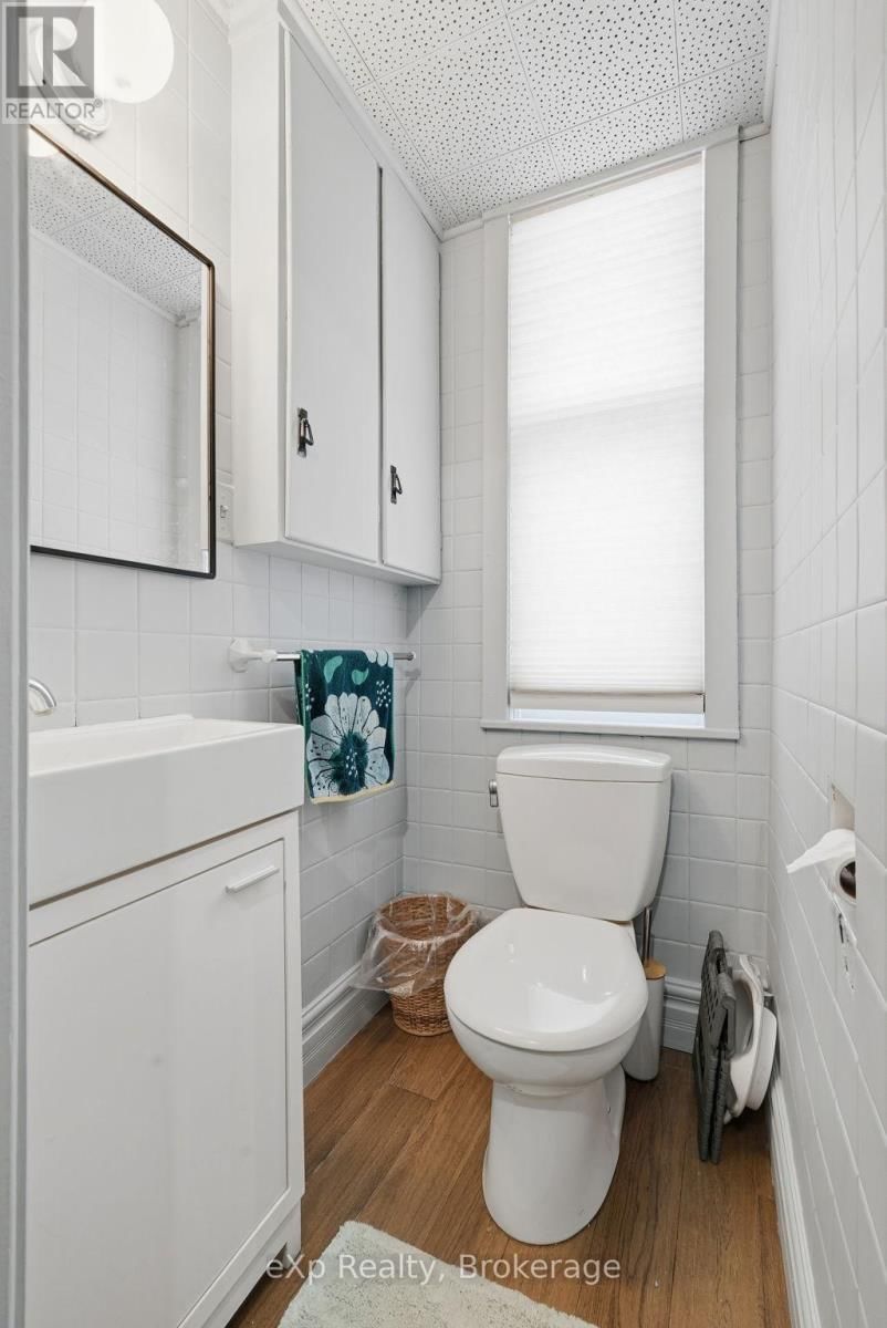 415 GIBSON STREET Image 16