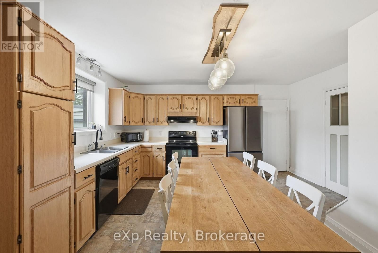 415 GIBSON STREET Image 19