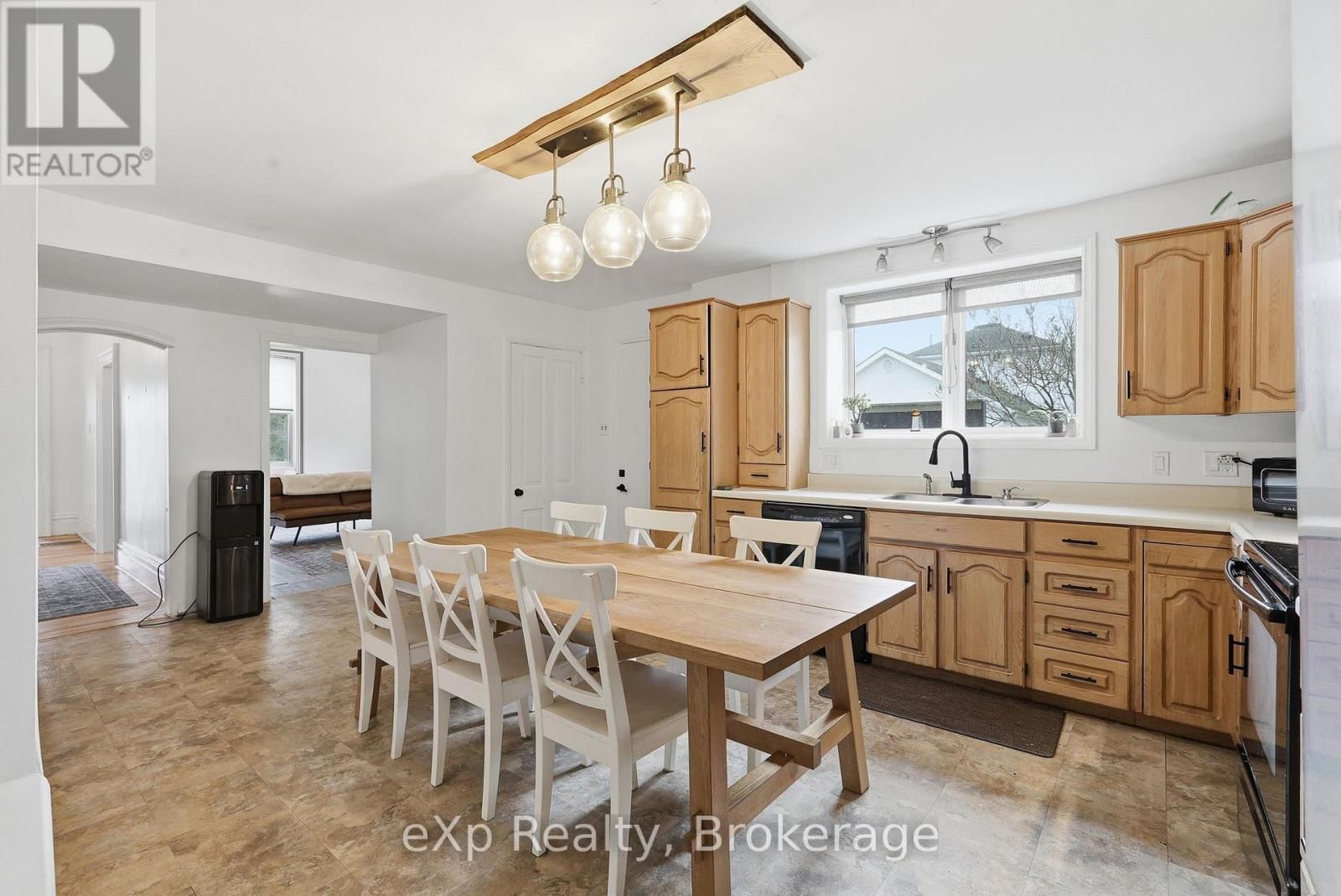 415 GIBSON STREET Image 21