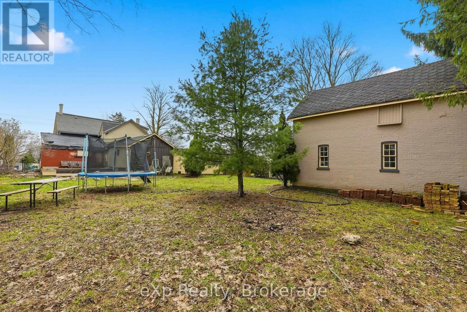 415 GIBSON STREET Image 41