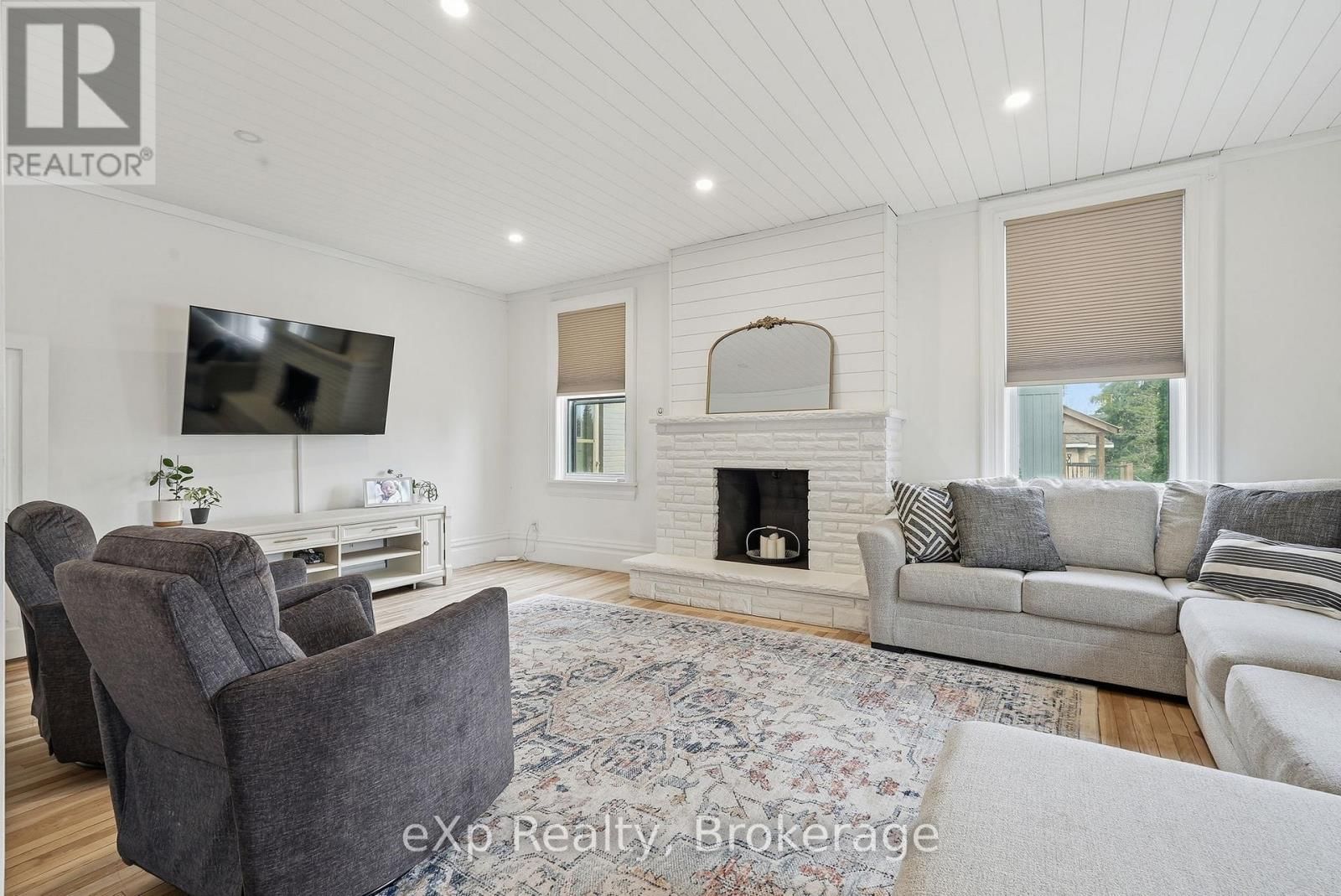 415 GIBSON STREET Image 9