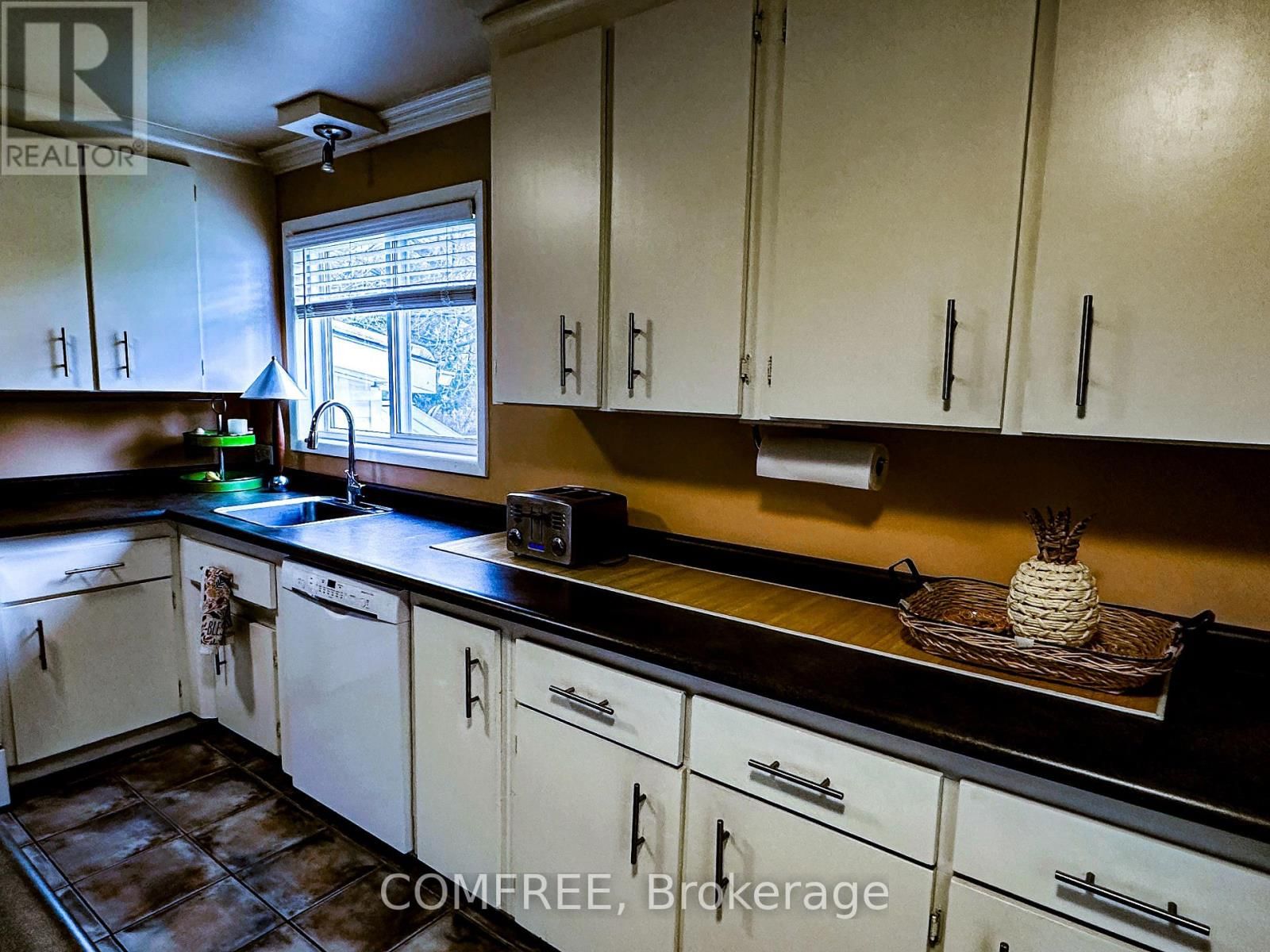 38 SOUTH EDGEWARE ROAD Image 5