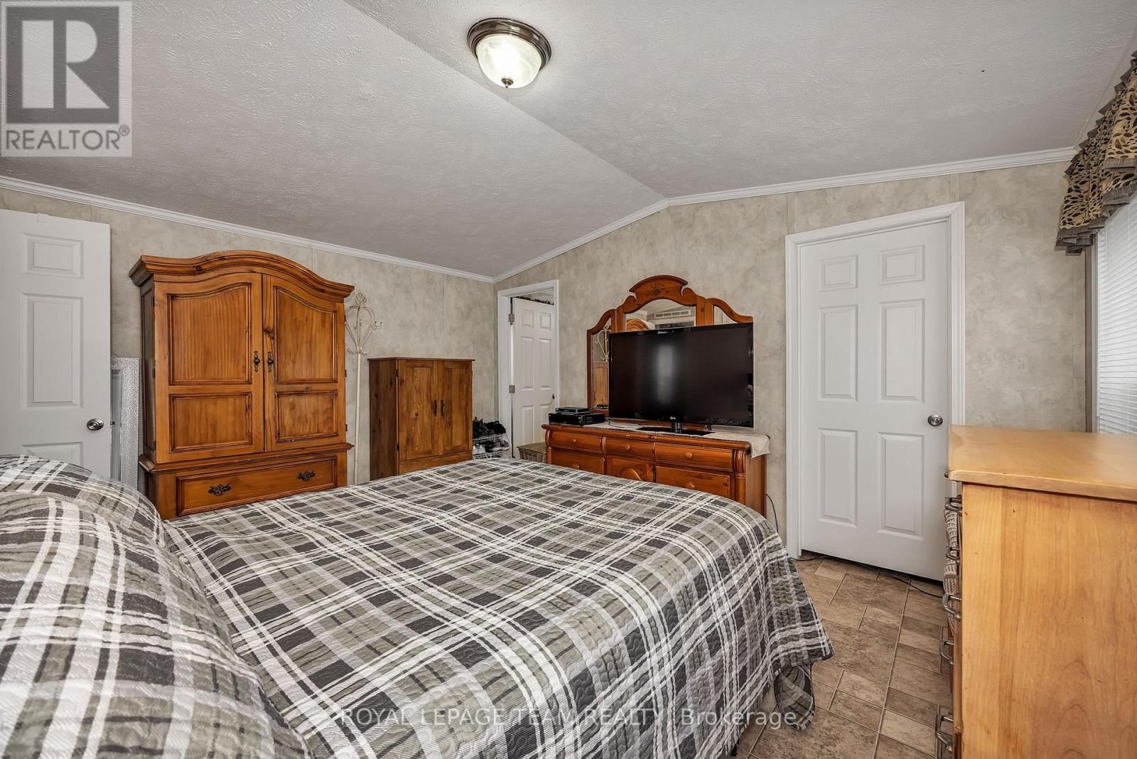 6707 CHRIS TIERNEY PRIVATE Image 24