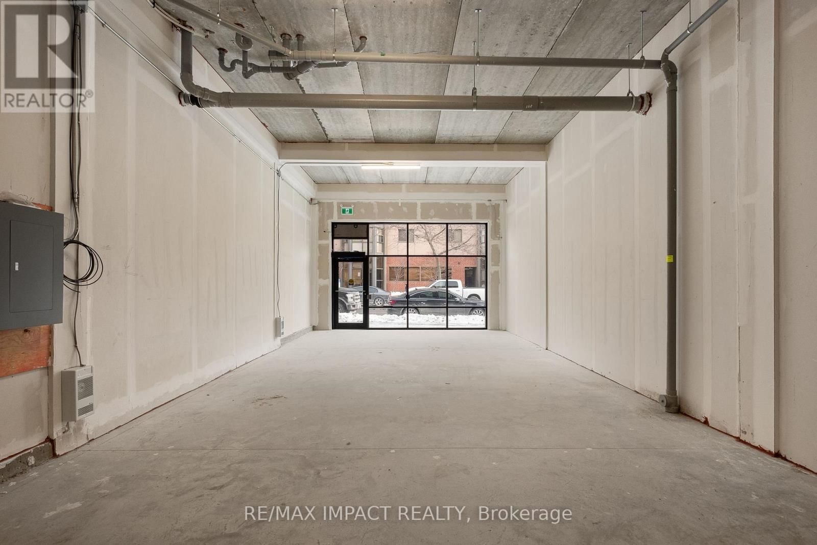 185 DIVISION STREET Image 10