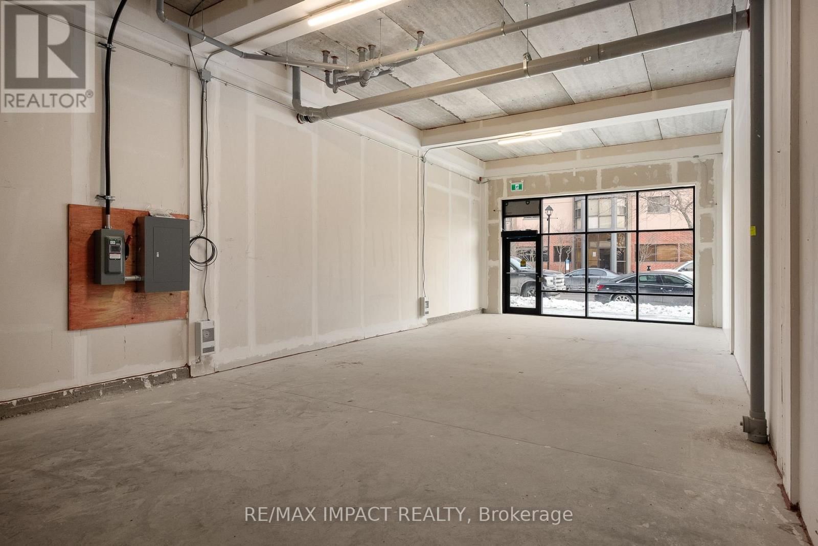 185 DIVISION STREET Image 11