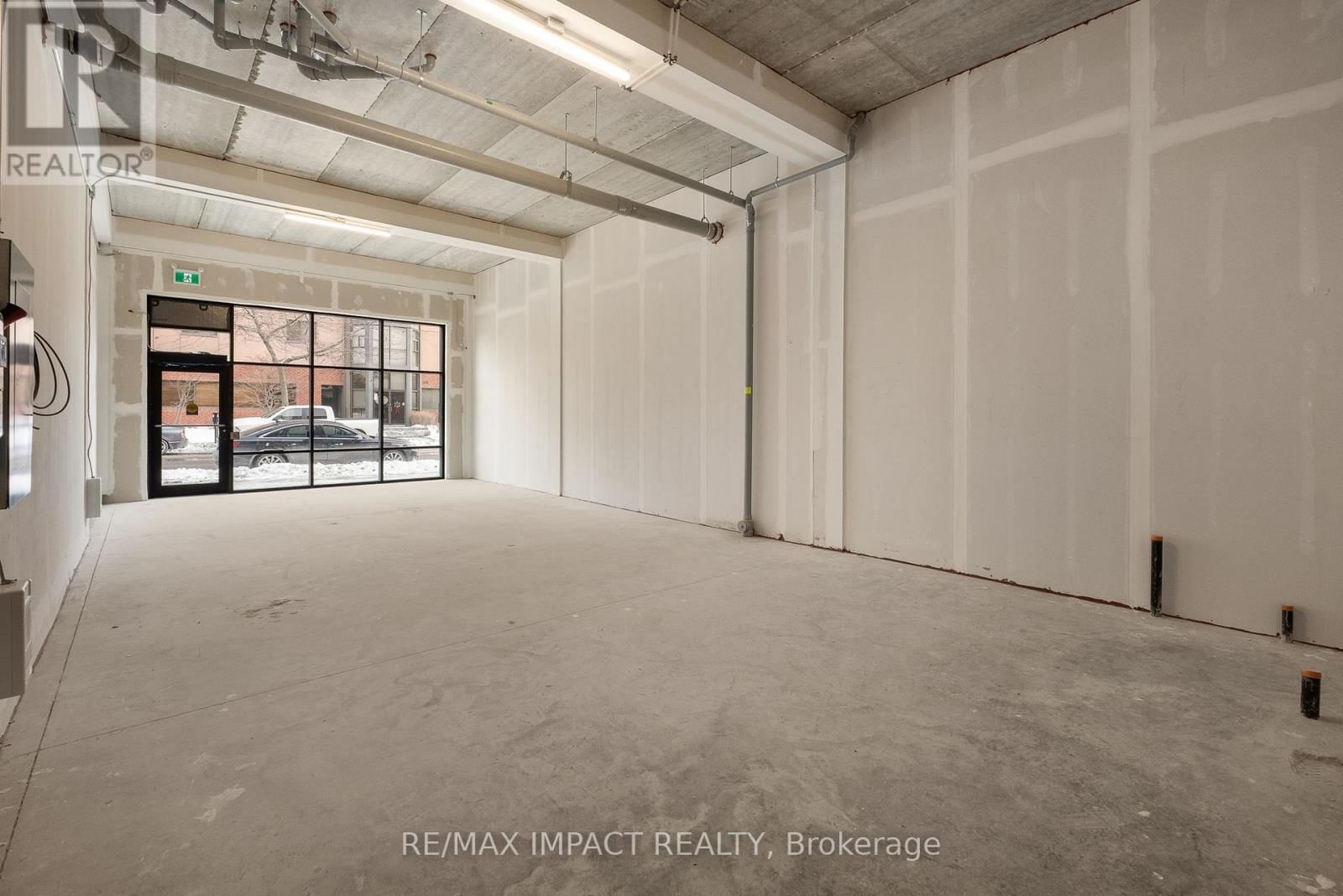 185 DIVISION STREET Image 12