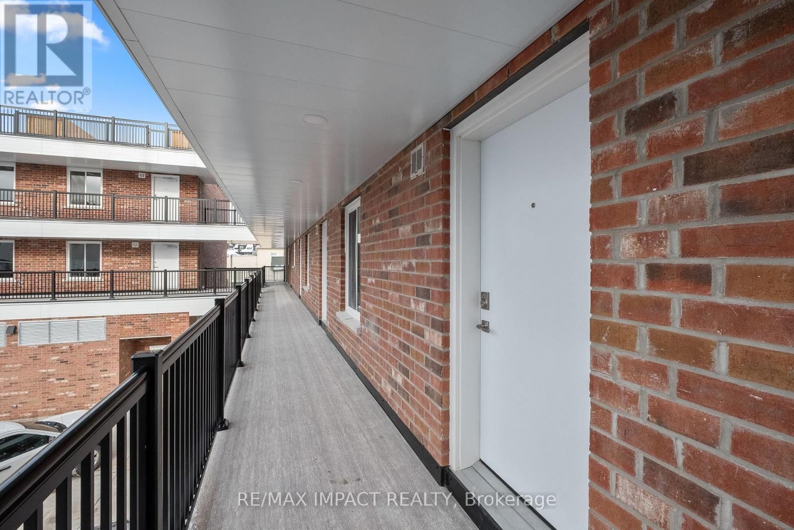 185 DIVISION STREET Image 13