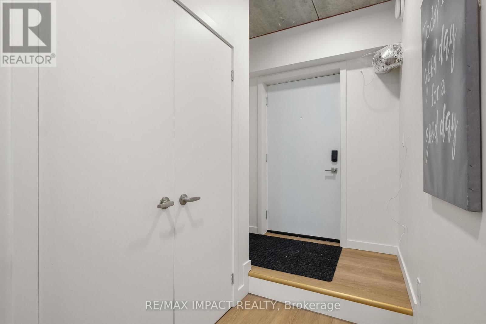 185 DIVISION STREET Image 14