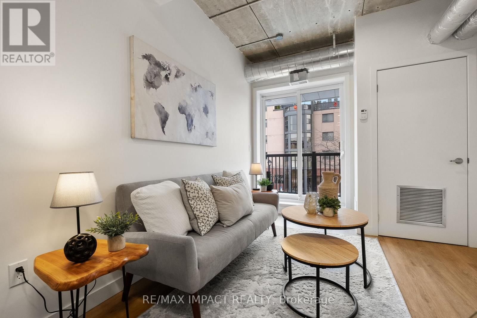 185 DIVISION STREET Image 20