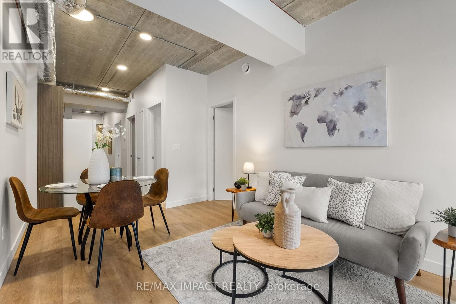 185 DIVISION STREET Image 21