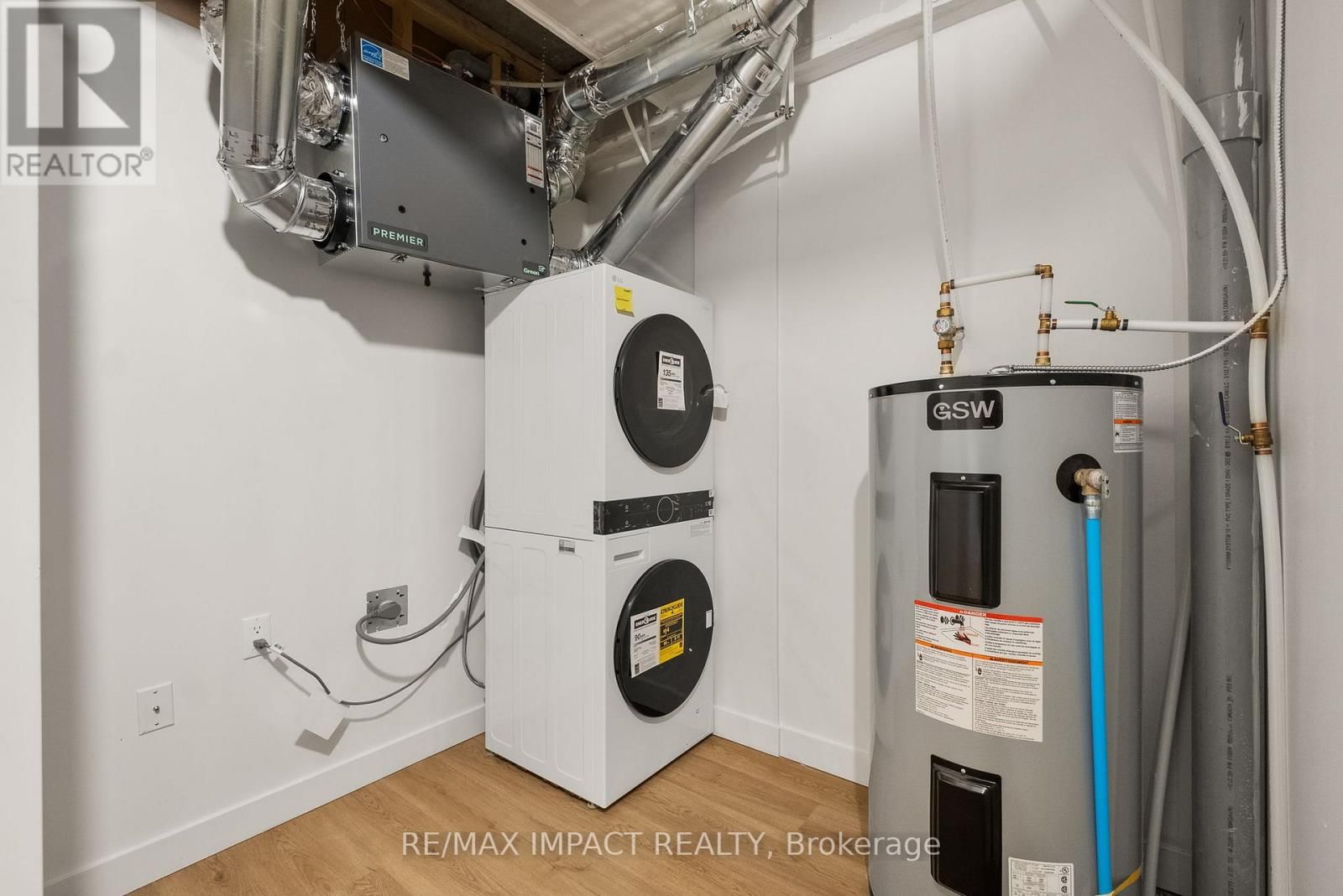 185 DIVISION STREET Image 27