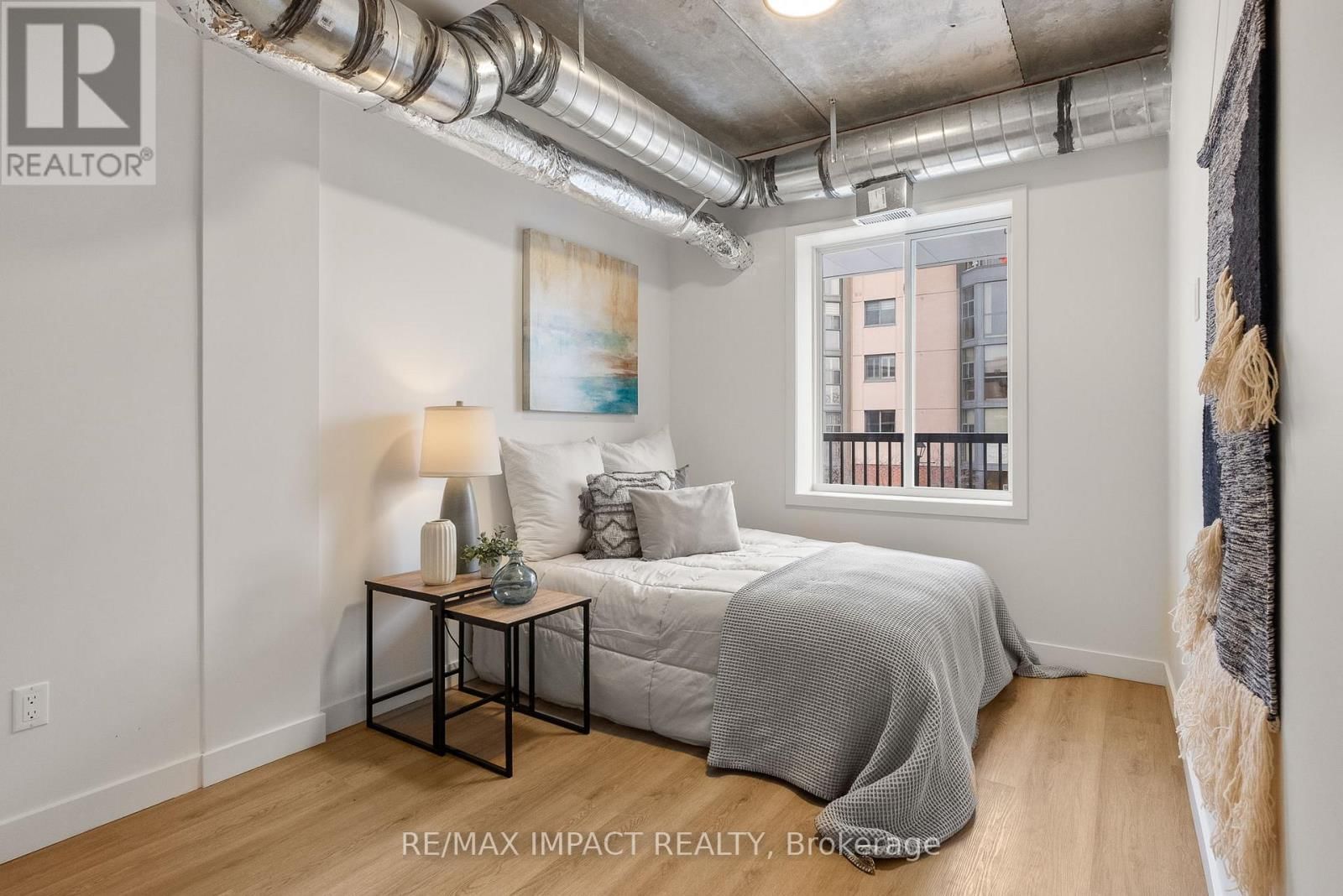 185 DIVISION STREET Image 28