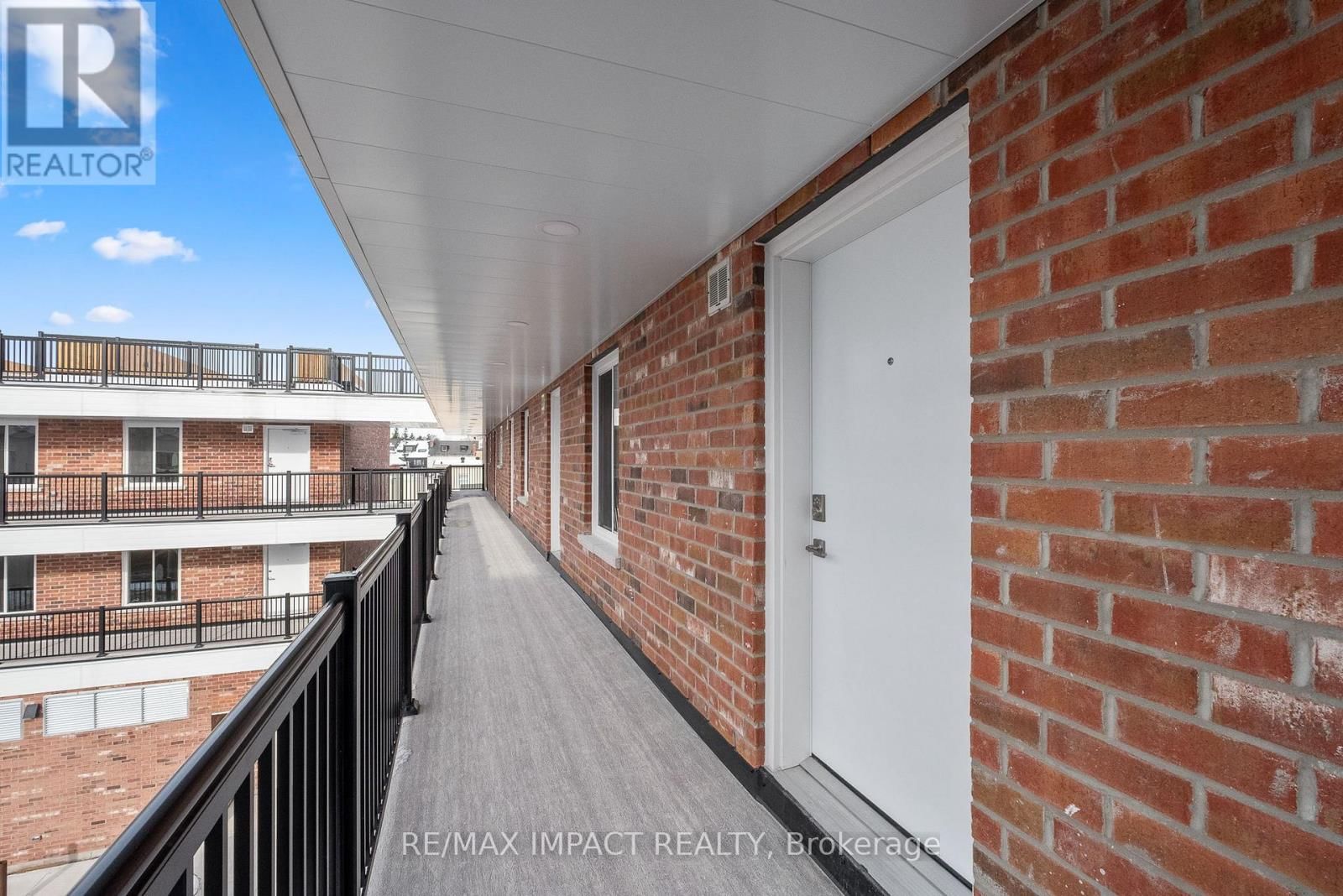 185 DIVISION STREET Image 32