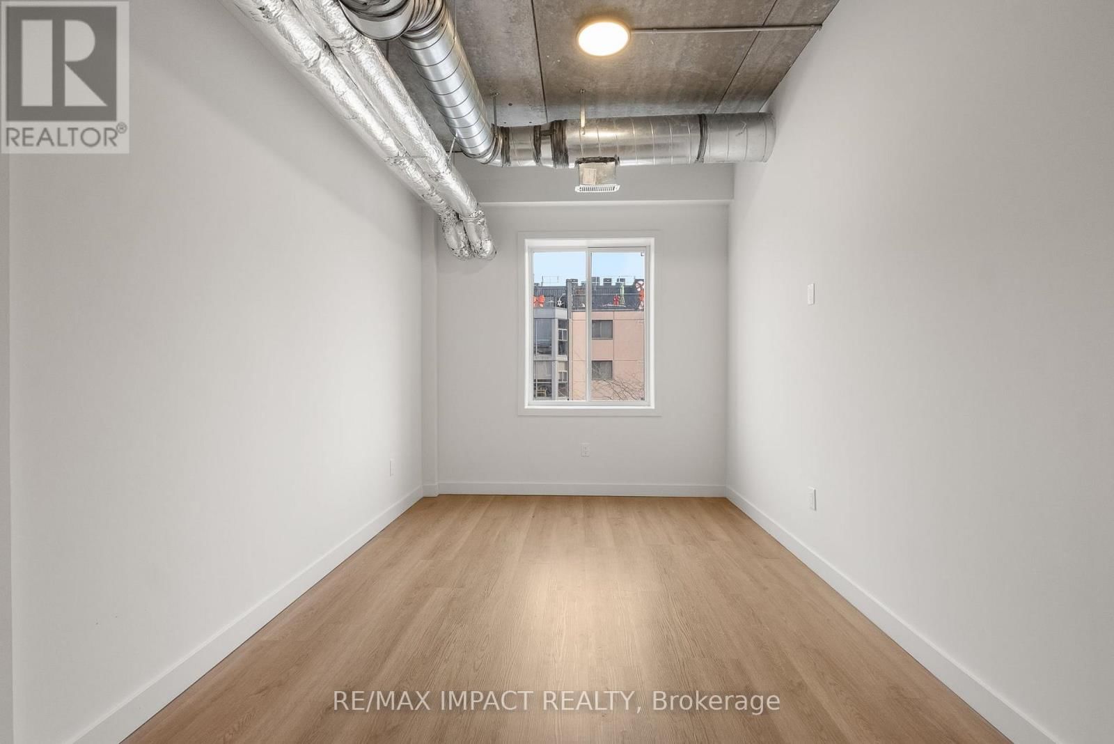 185 DIVISION STREET Image 46