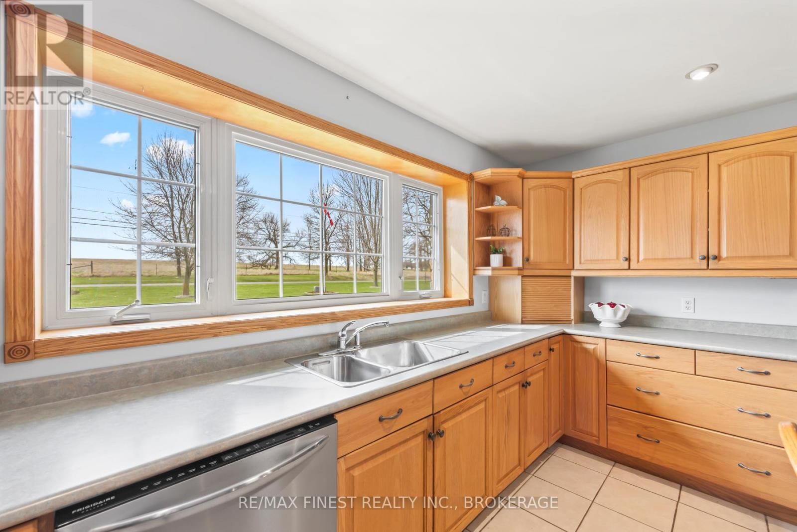 2800 FRONT ROAD Image 14