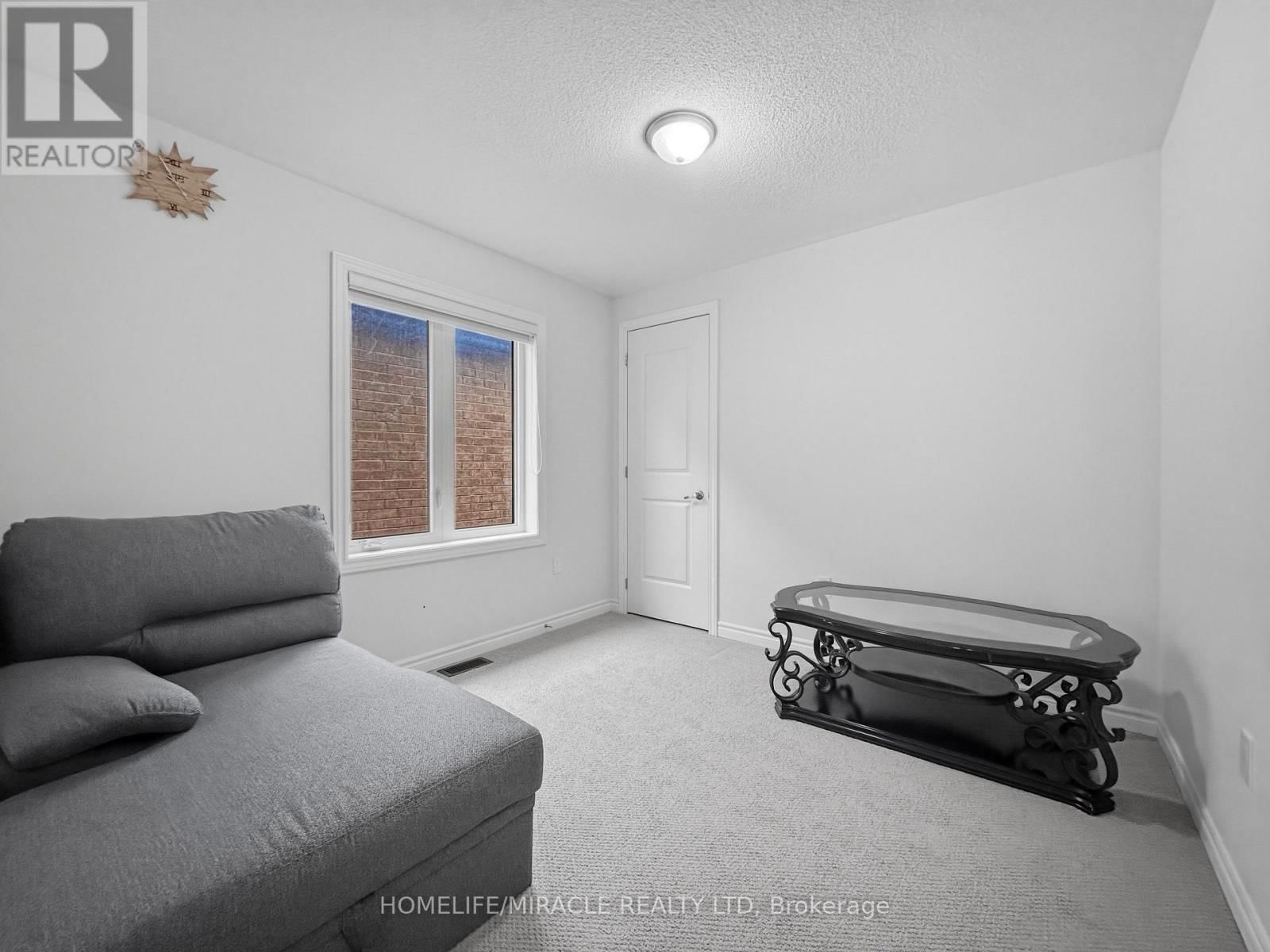 12 ORR AVENUE Image 21