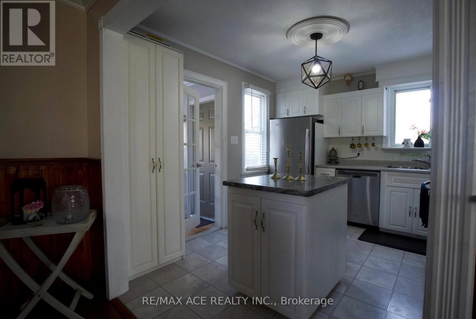 768 SOUTH PELHAM ROAD Image 10