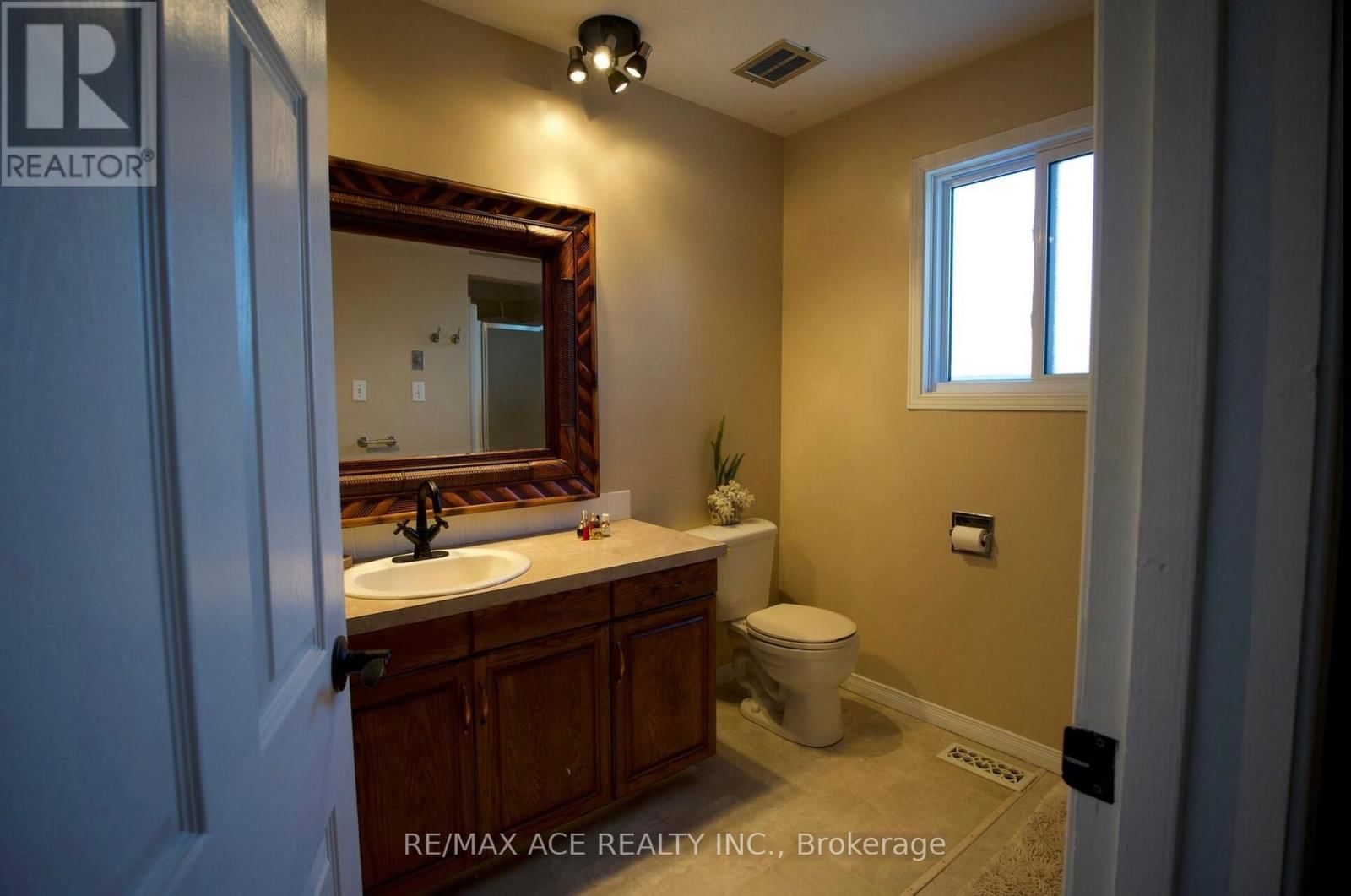 768 SOUTH PELHAM ROAD Image 17