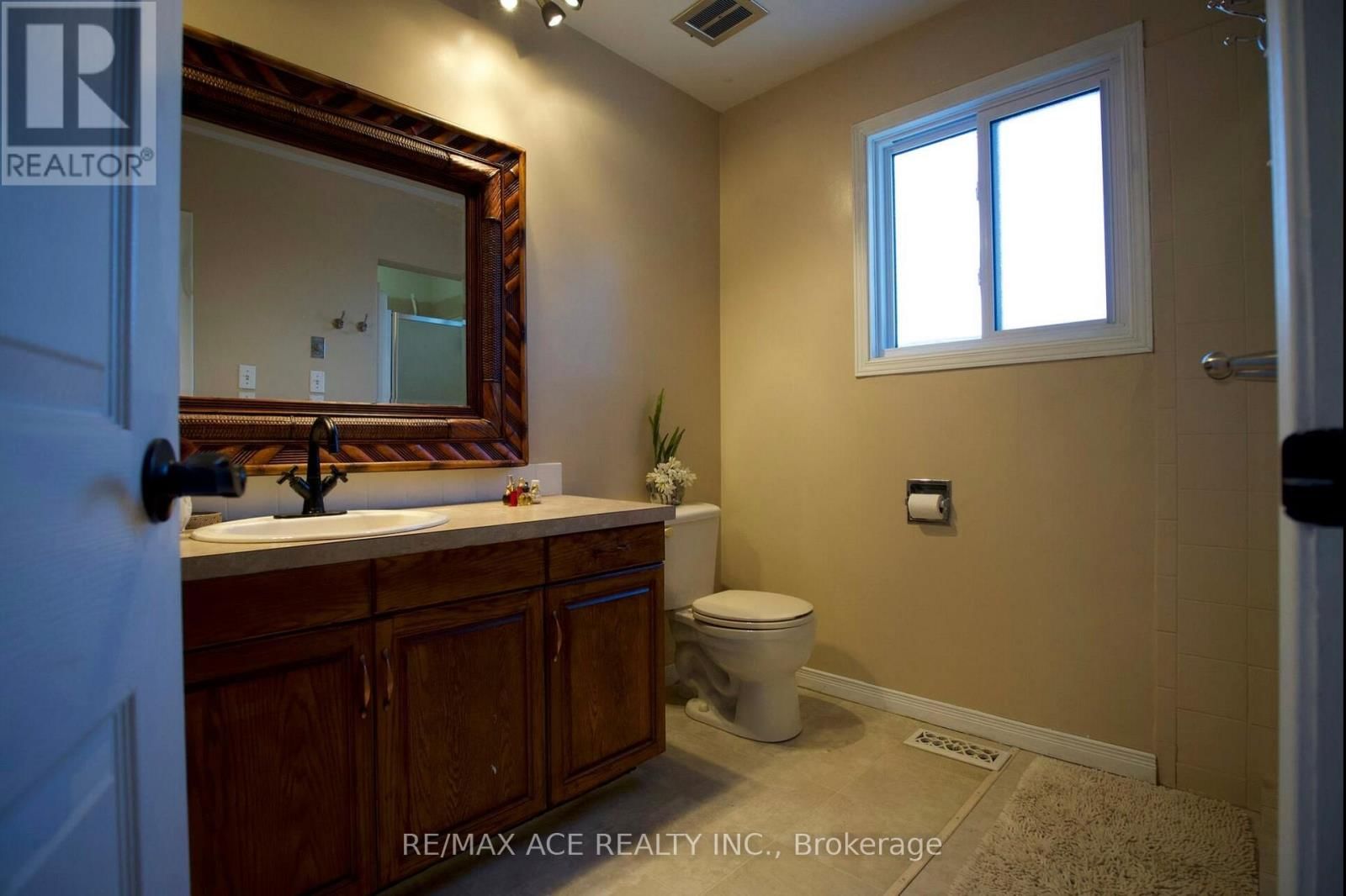 768 SOUTH PELHAM ROAD Image 18