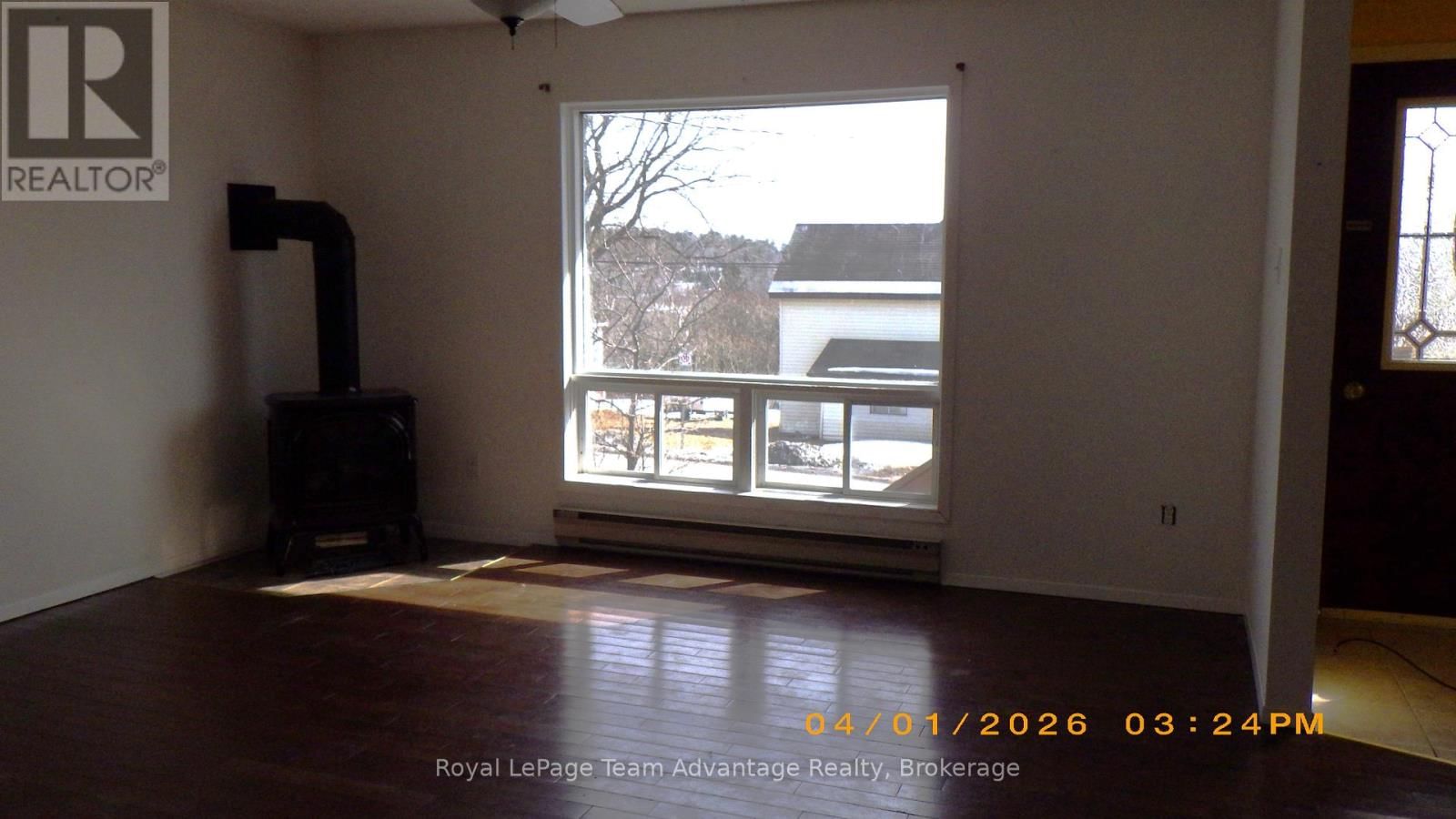 5 LOGANS LANE Image 12