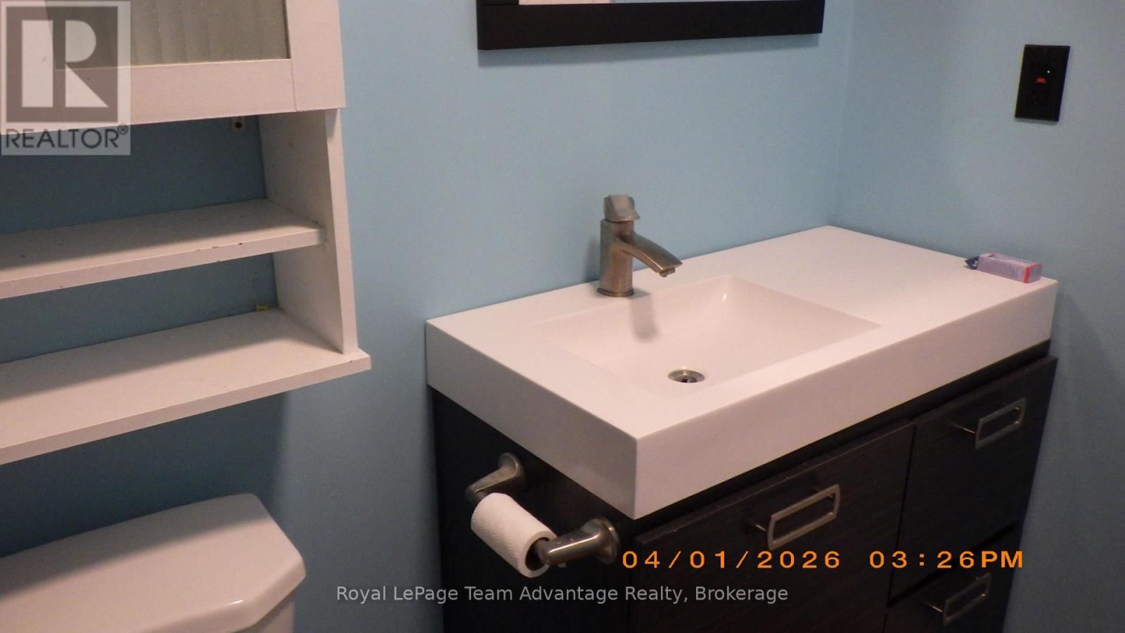 5 LOGANS LANE Image 17