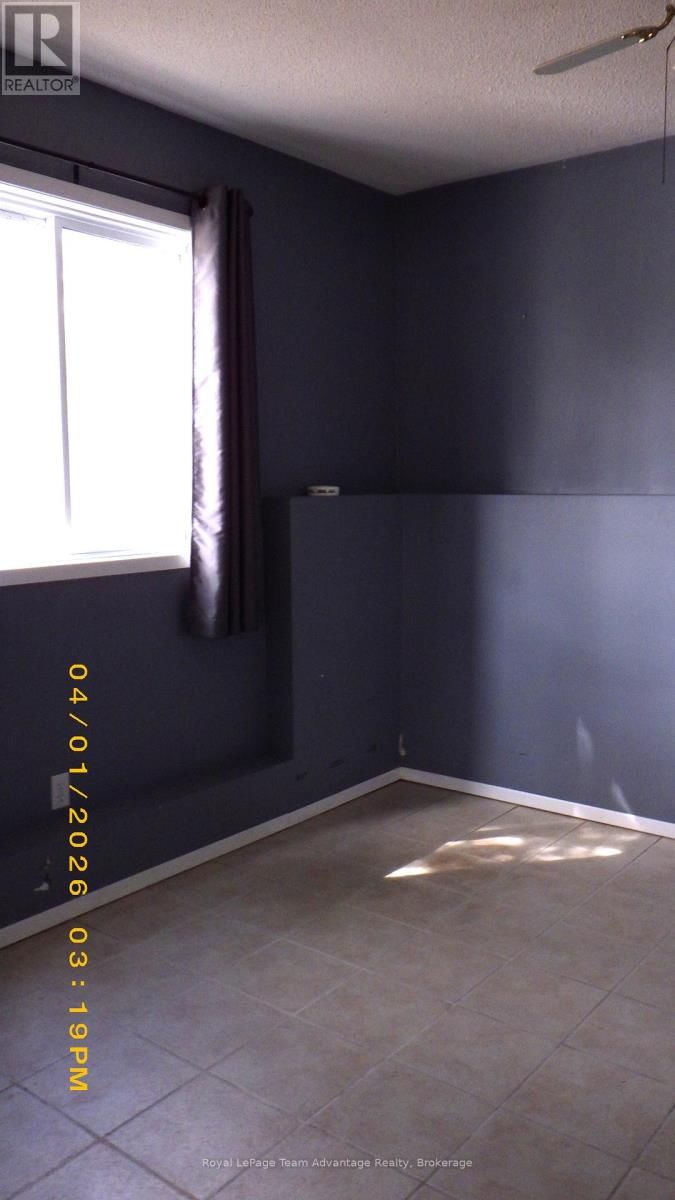 5 LOGANS LANE Image 4