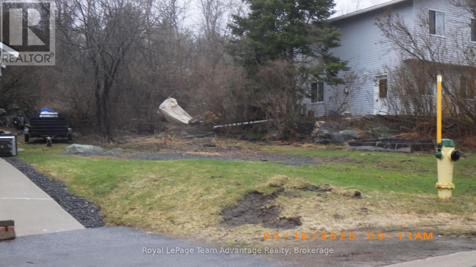 9 LOGANS LANE Image 1