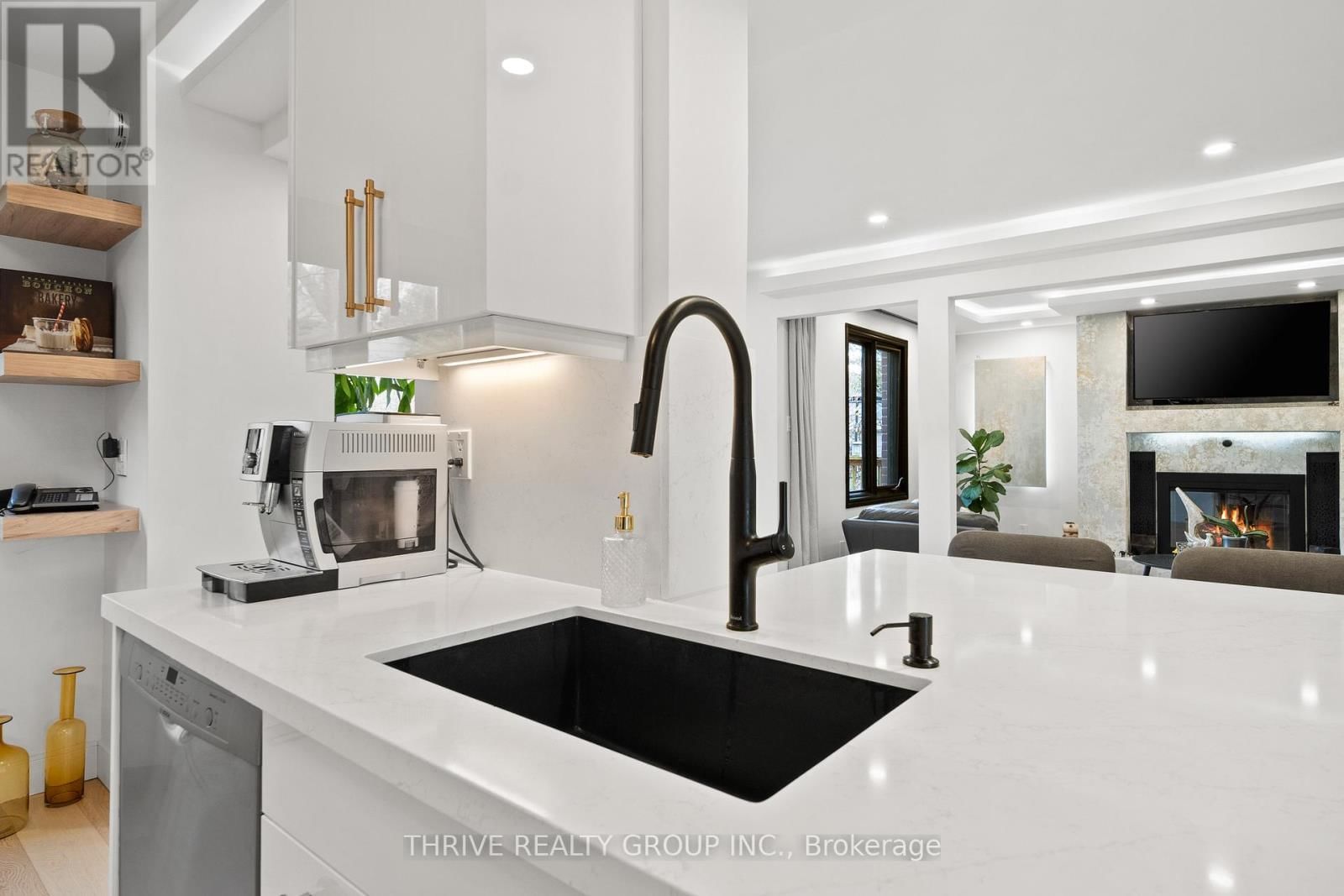 241 ANDOVER DRIVE Image 15