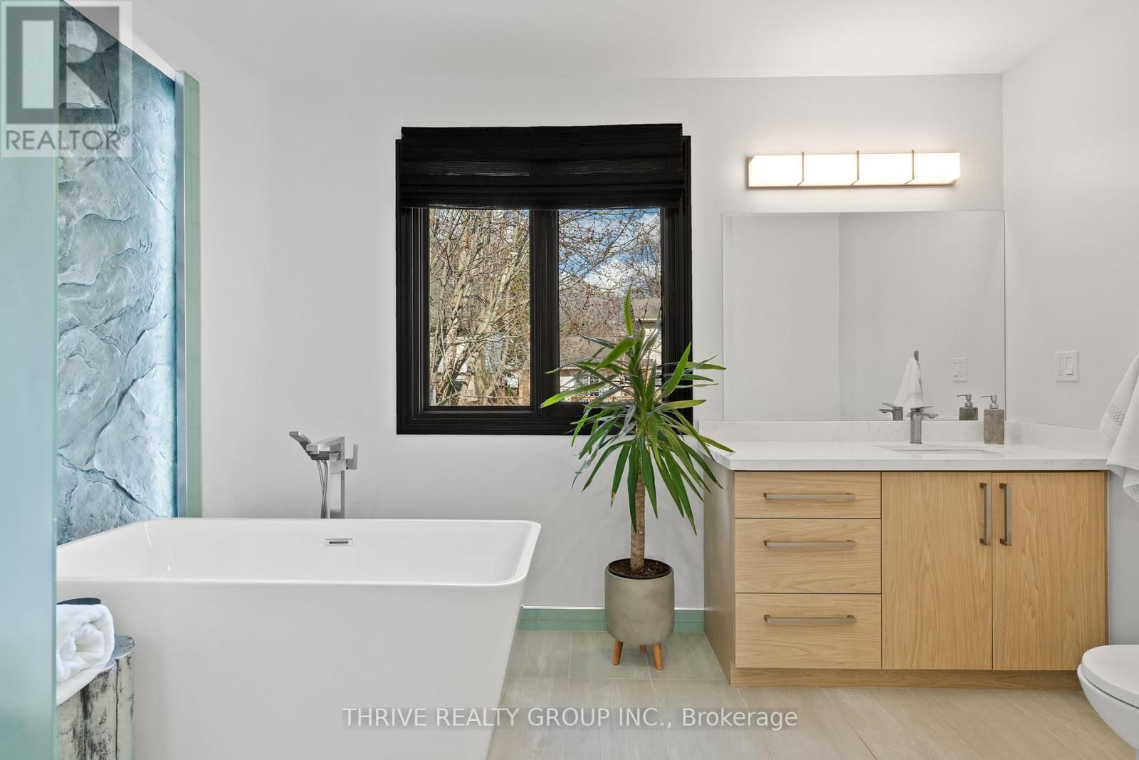 241 ANDOVER DRIVE Image 31