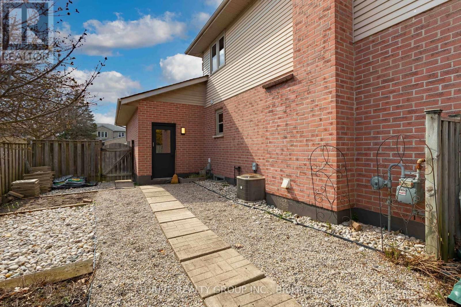 241 ANDOVER DRIVE Image 44