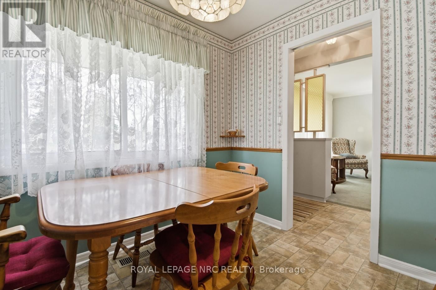 50 LEASIDE DRIVE Image 17