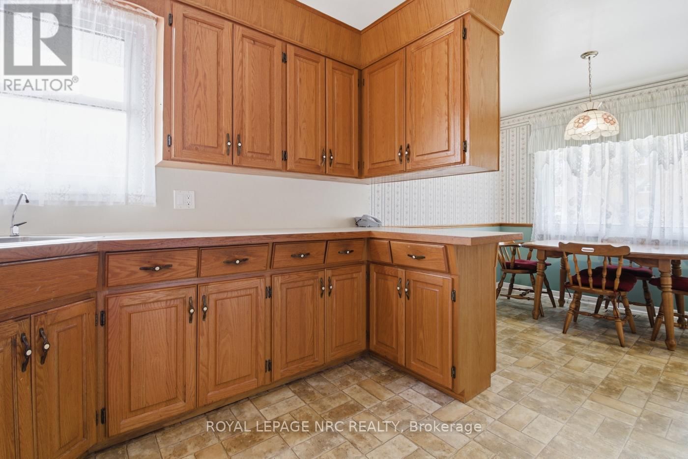 50 LEASIDE DRIVE Image 18