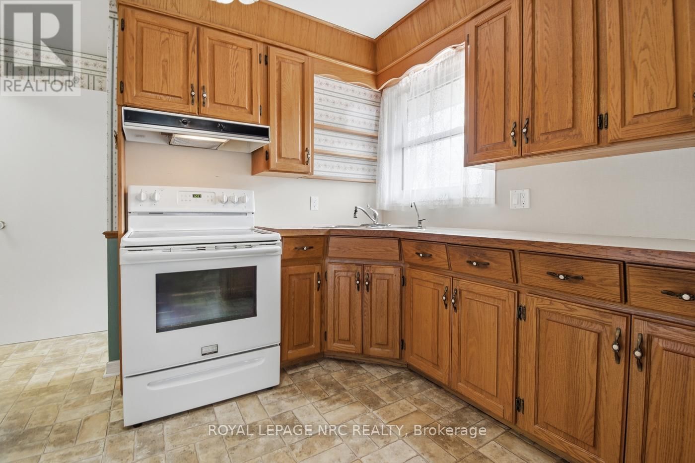 50 LEASIDE DRIVE Image 20