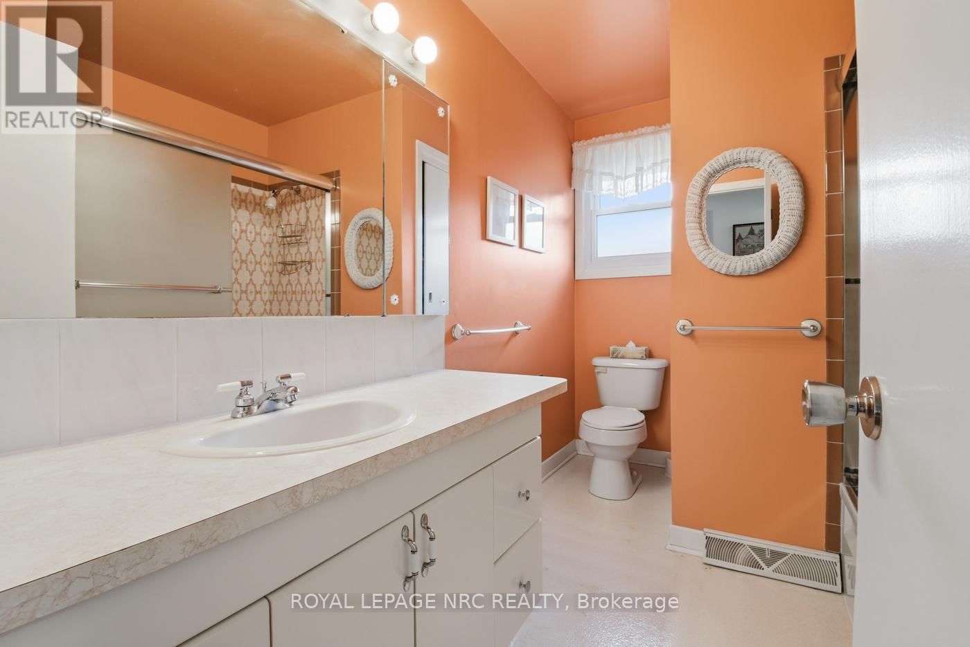 50 LEASIDE DRIVE Image 30