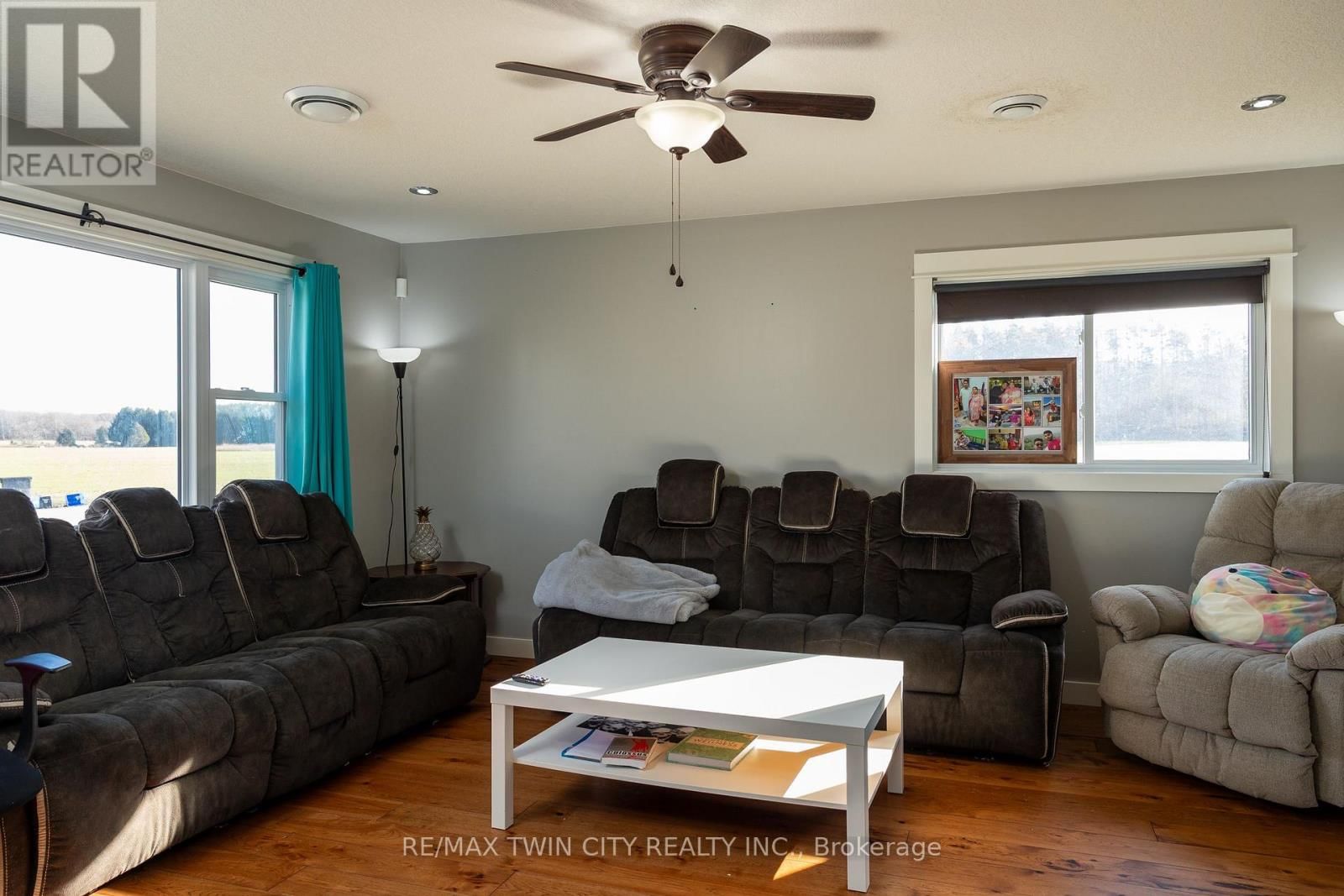 4595 KELVIN ROAD Image 12