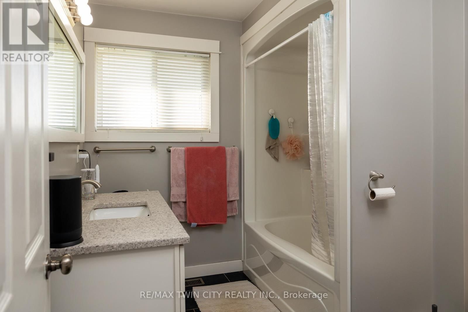 4595 KELVIN ROAD Image 15