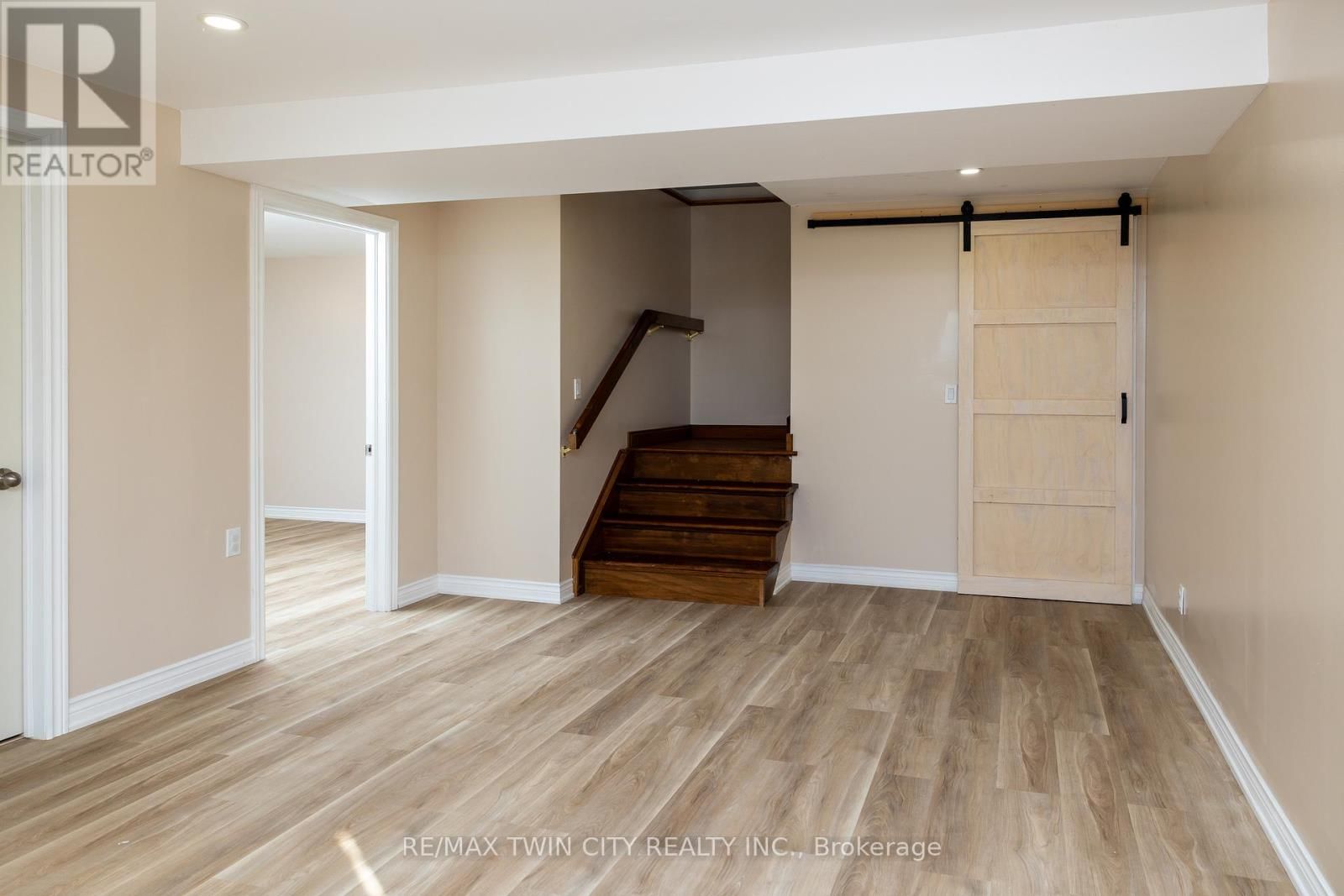 4595 KELVIN ROAD Image 17