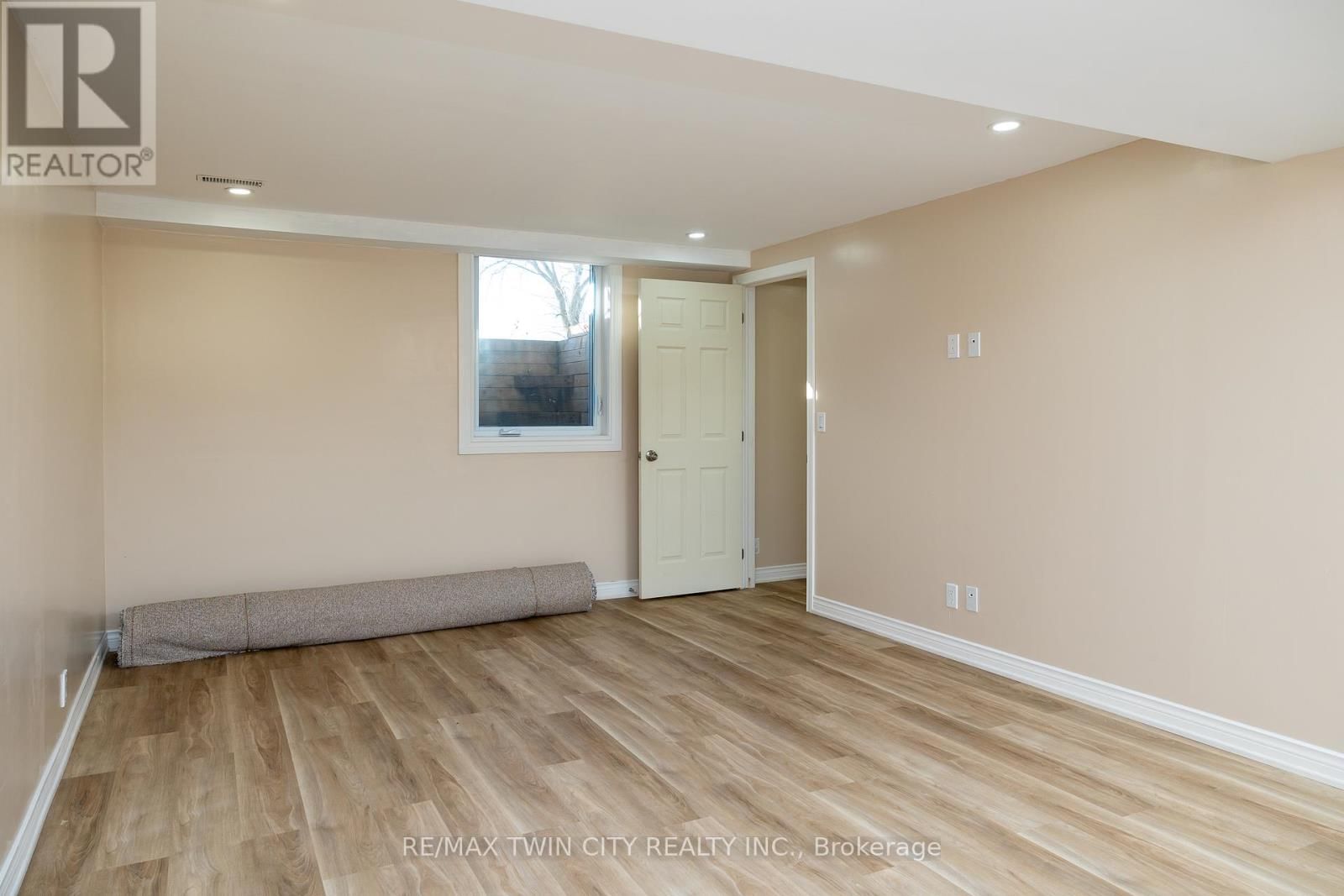 4595 KELVIN ROAD Image 19