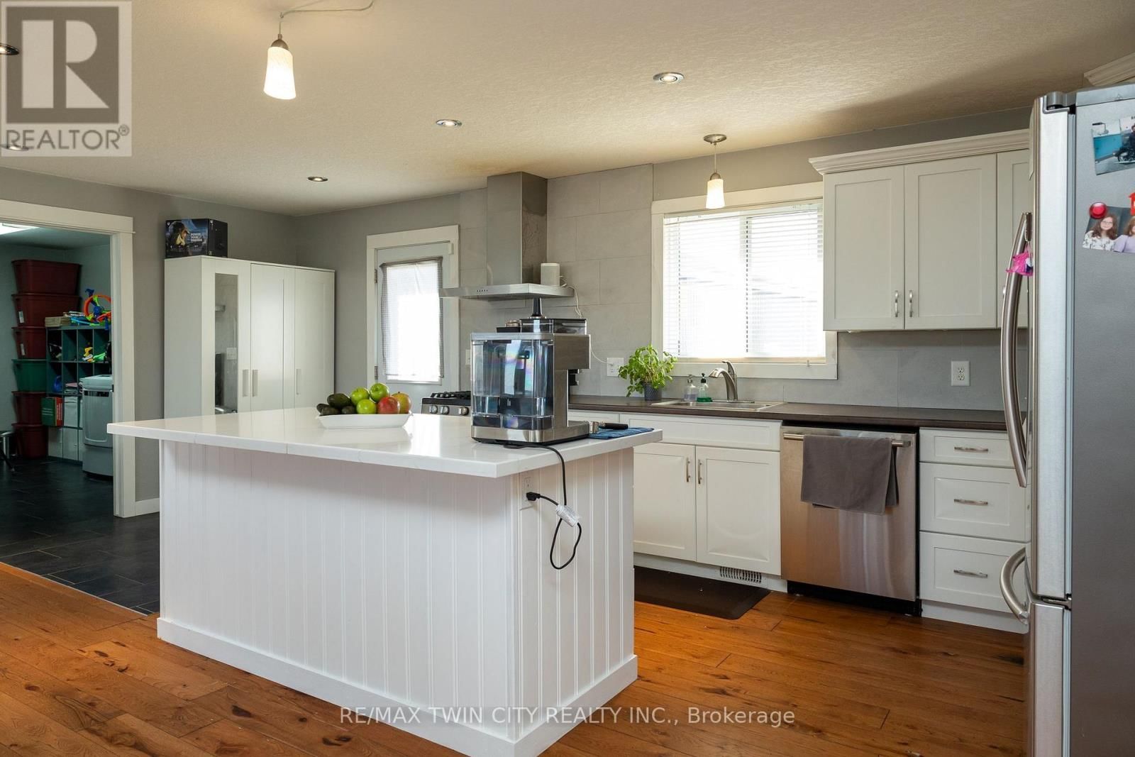 4595 KELVIN ROAD Image 7