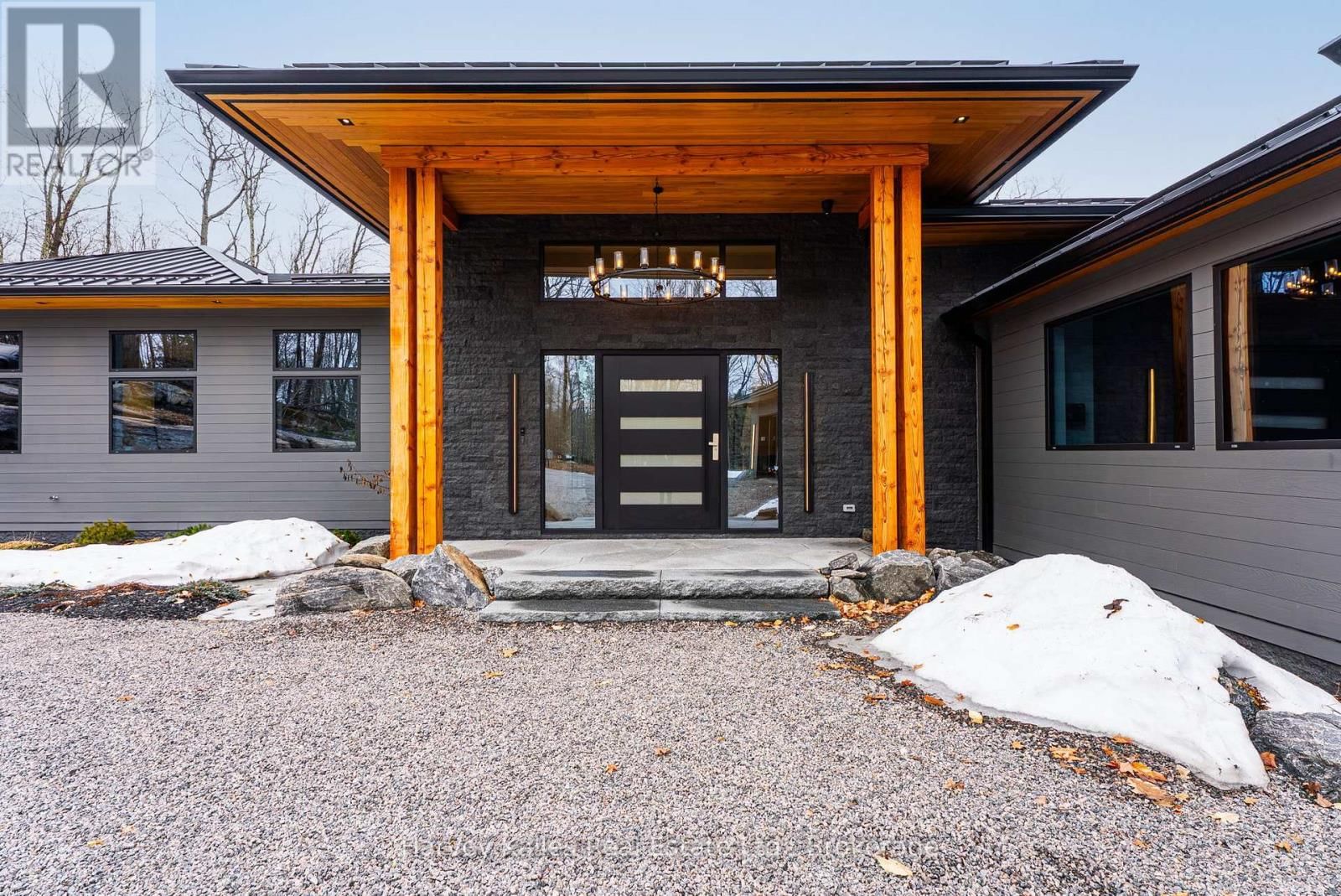 2 - 1013 HALL'S ROAD Image 16