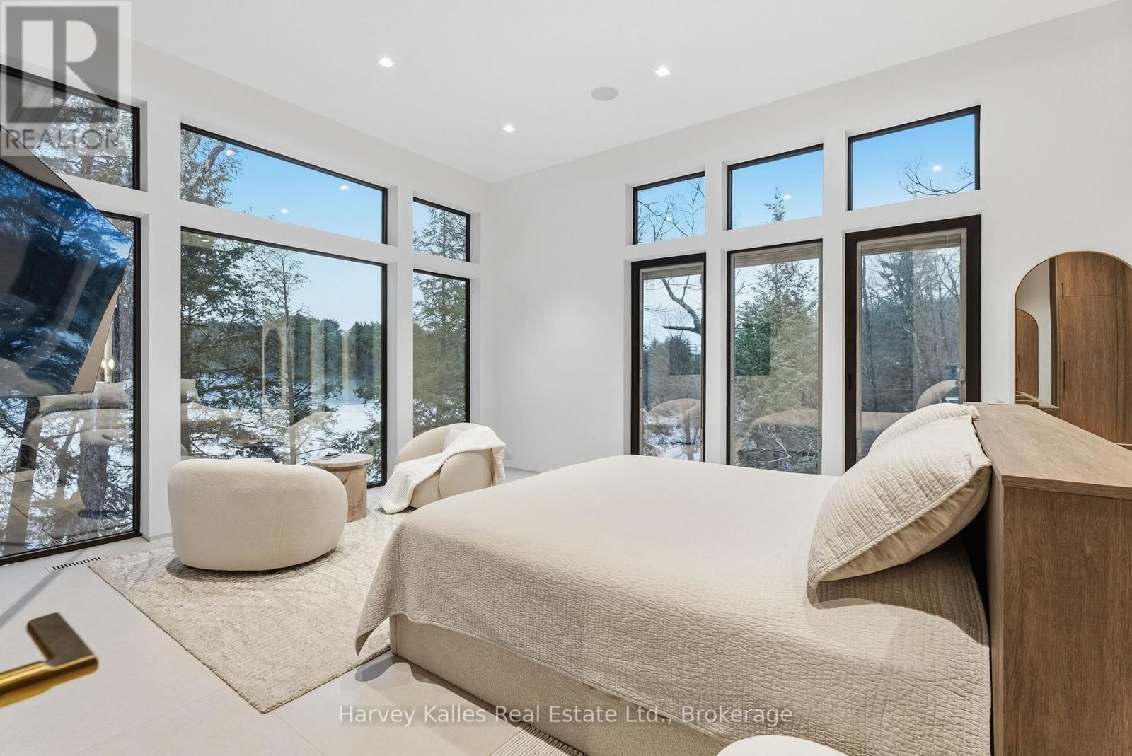 2 - 1013 HALL'S ROAD Image 33