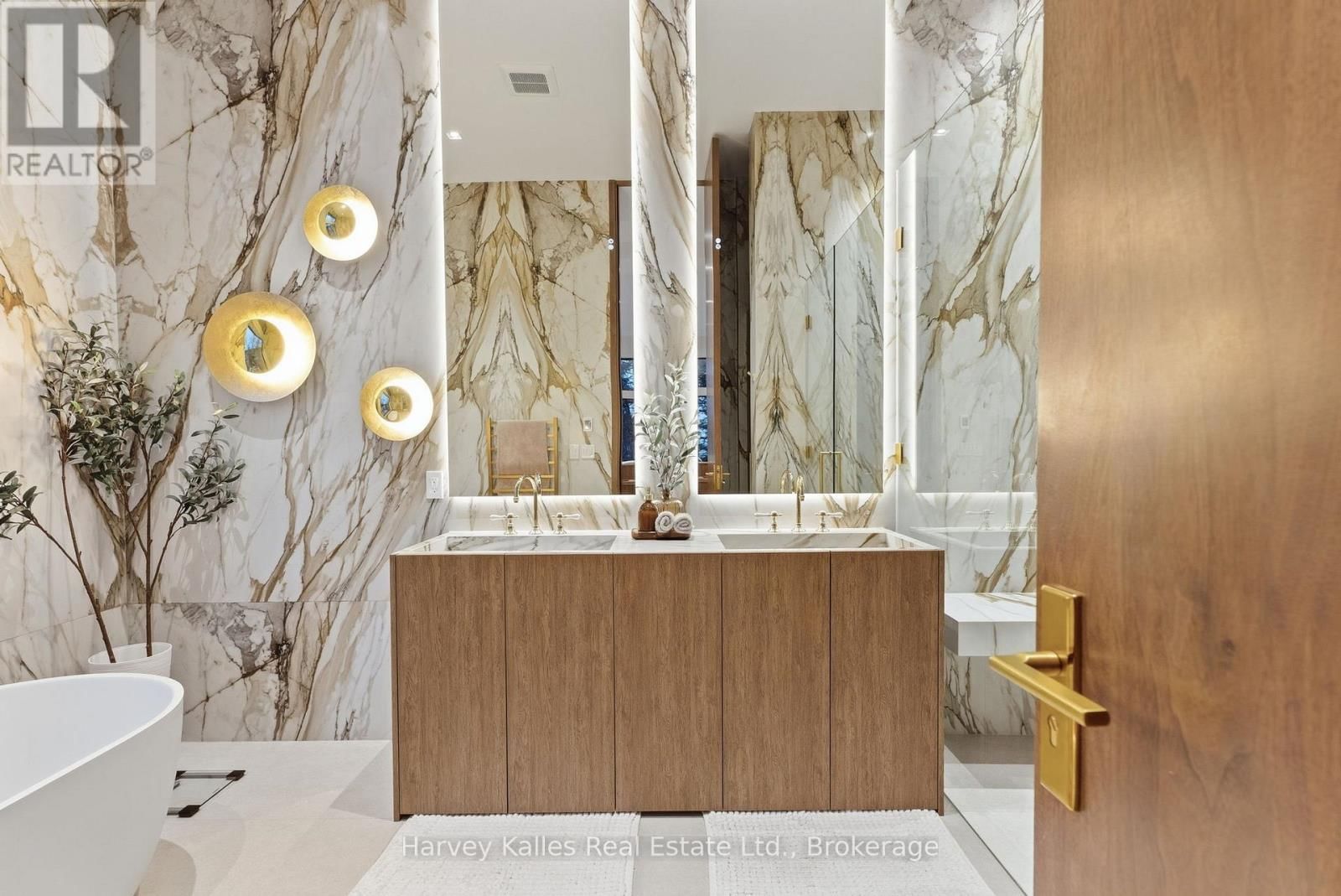 2 - 1013 HALL'S ROAD Image 36