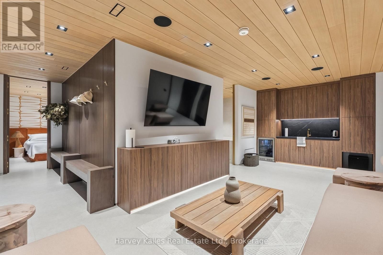 2 - 1013 HALL'S ROAD Image 43